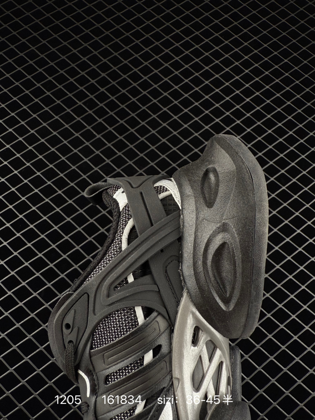 Adidas XLG Runner Deluxe