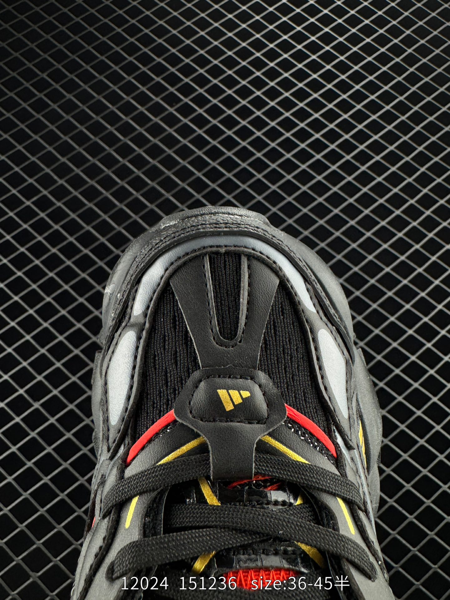 adidas XLG RUNNER DELUXE CNY 