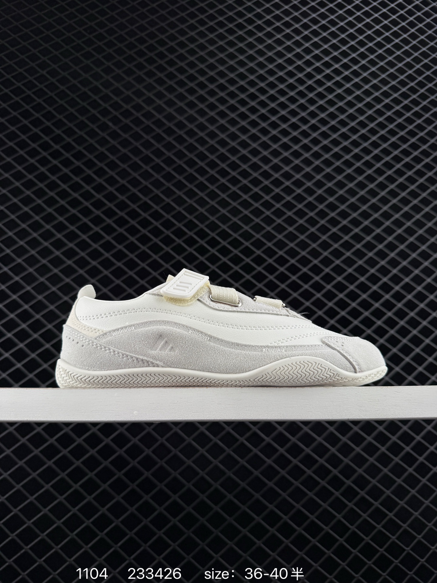 adidas URBAN REVERIEFOS adidas URBAN REVERIEFOS