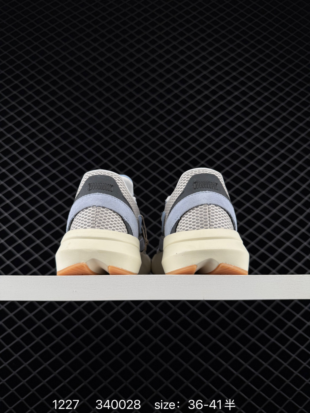 adidas LIGHTBLAZE Sportswear