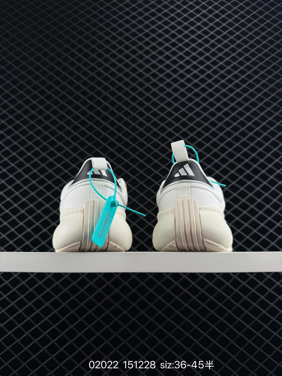 Adidas MAXXCOURT SPW