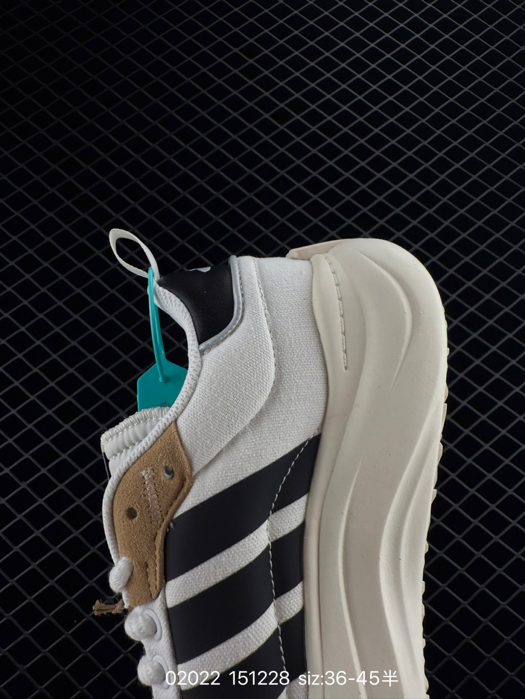 Adidas MAXXCOURT SPW