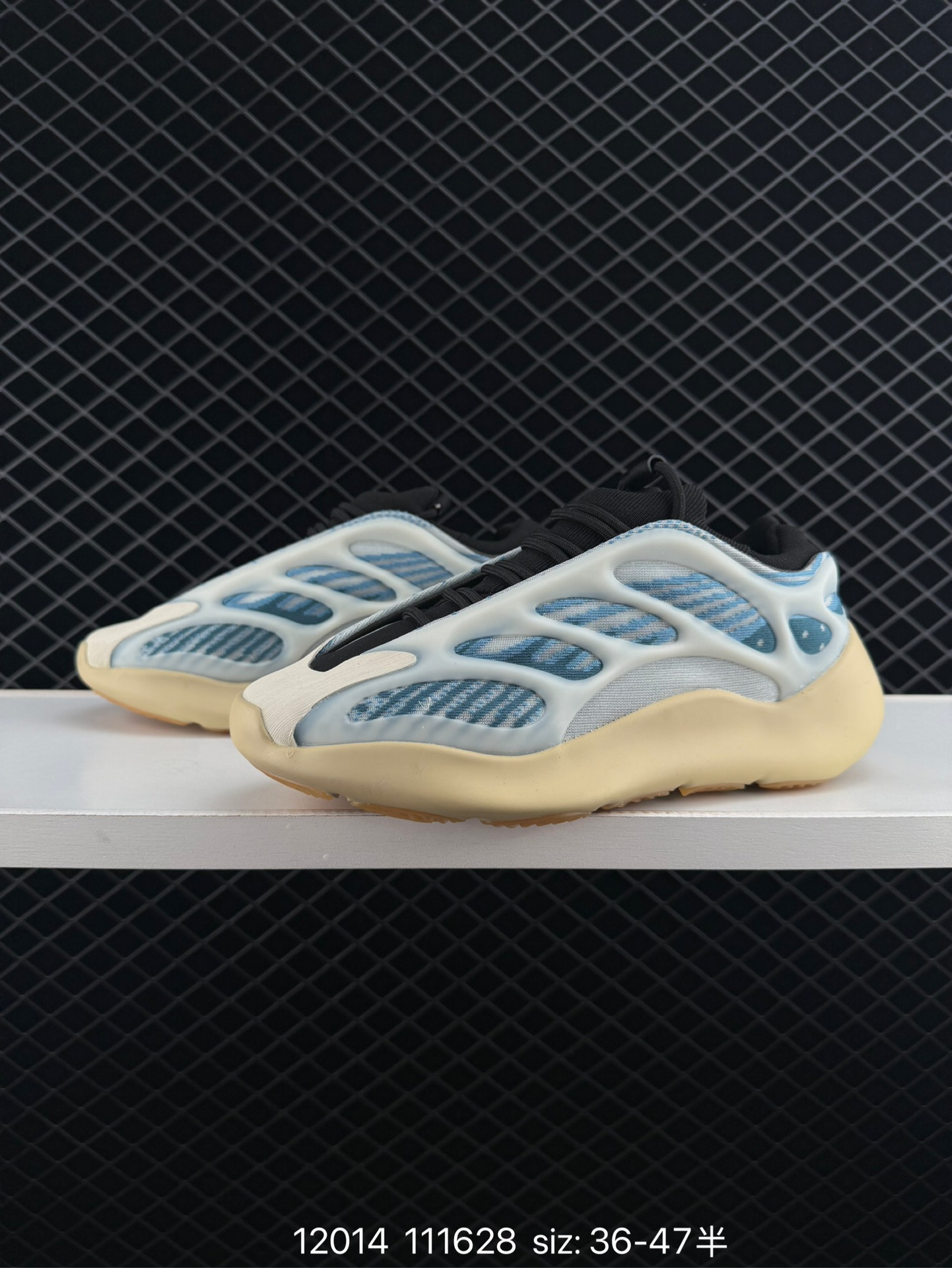 Adidas Originals Yeezy boost 700 V3