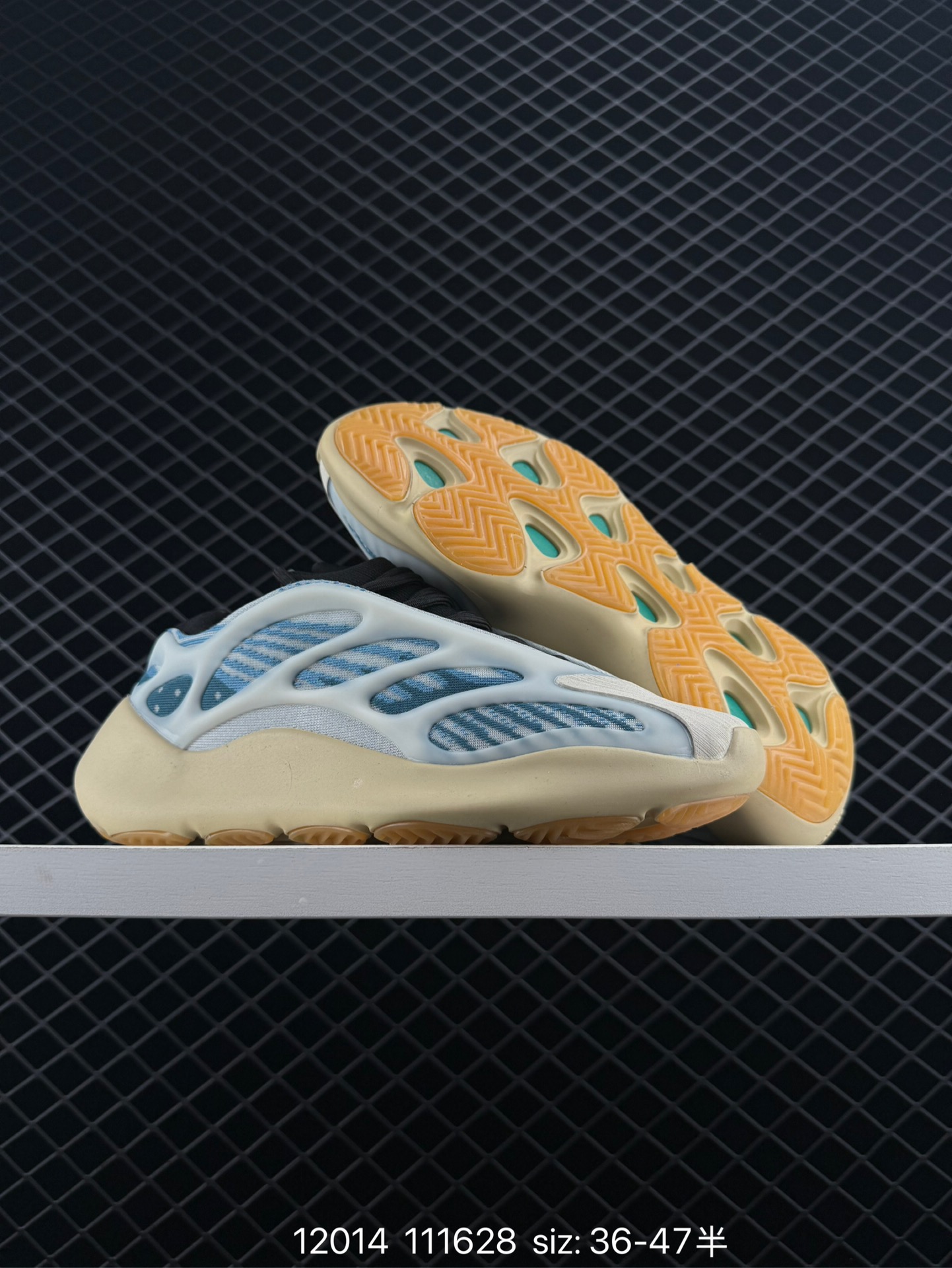 Adidas Originals Yeezy boost 700 V3