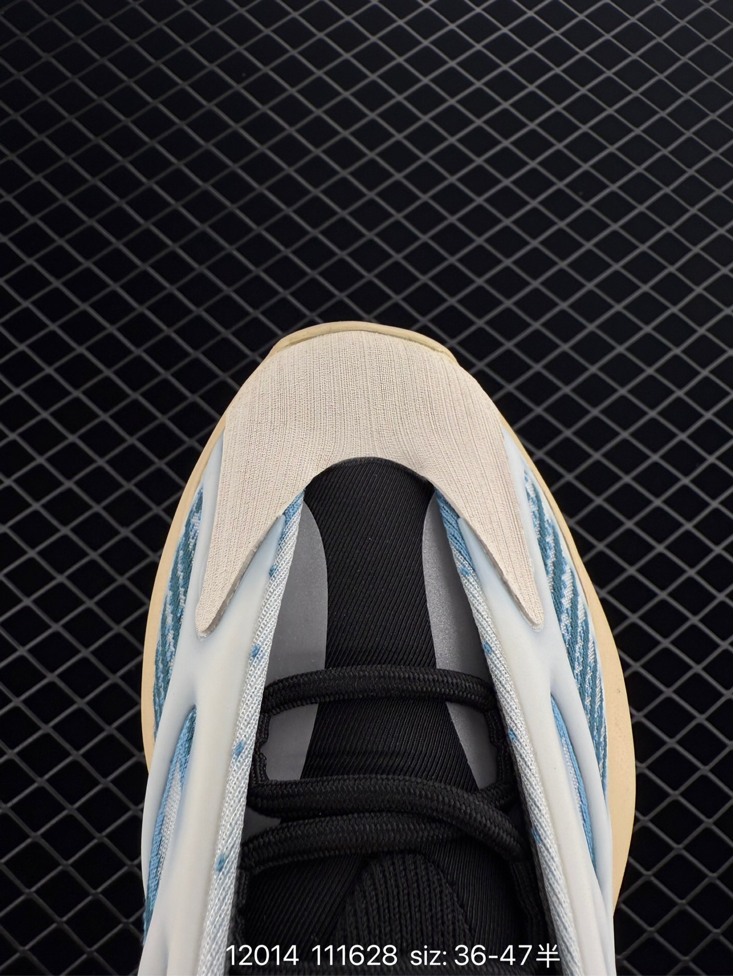 Adidas Originals Yeezy boost 700 V3