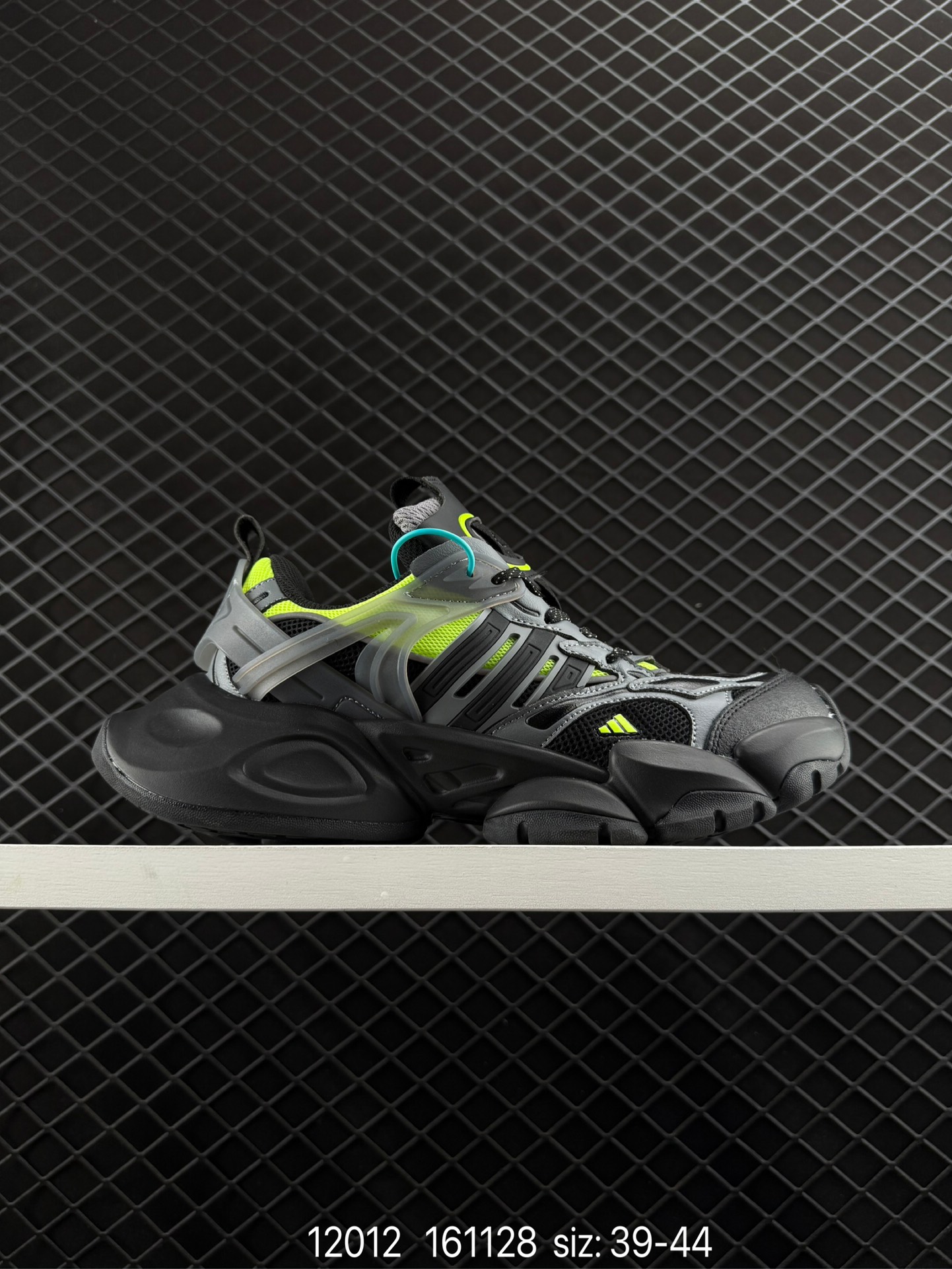 Adidas XLG Runner Deluxe Adidas XLG Runner Deluxe