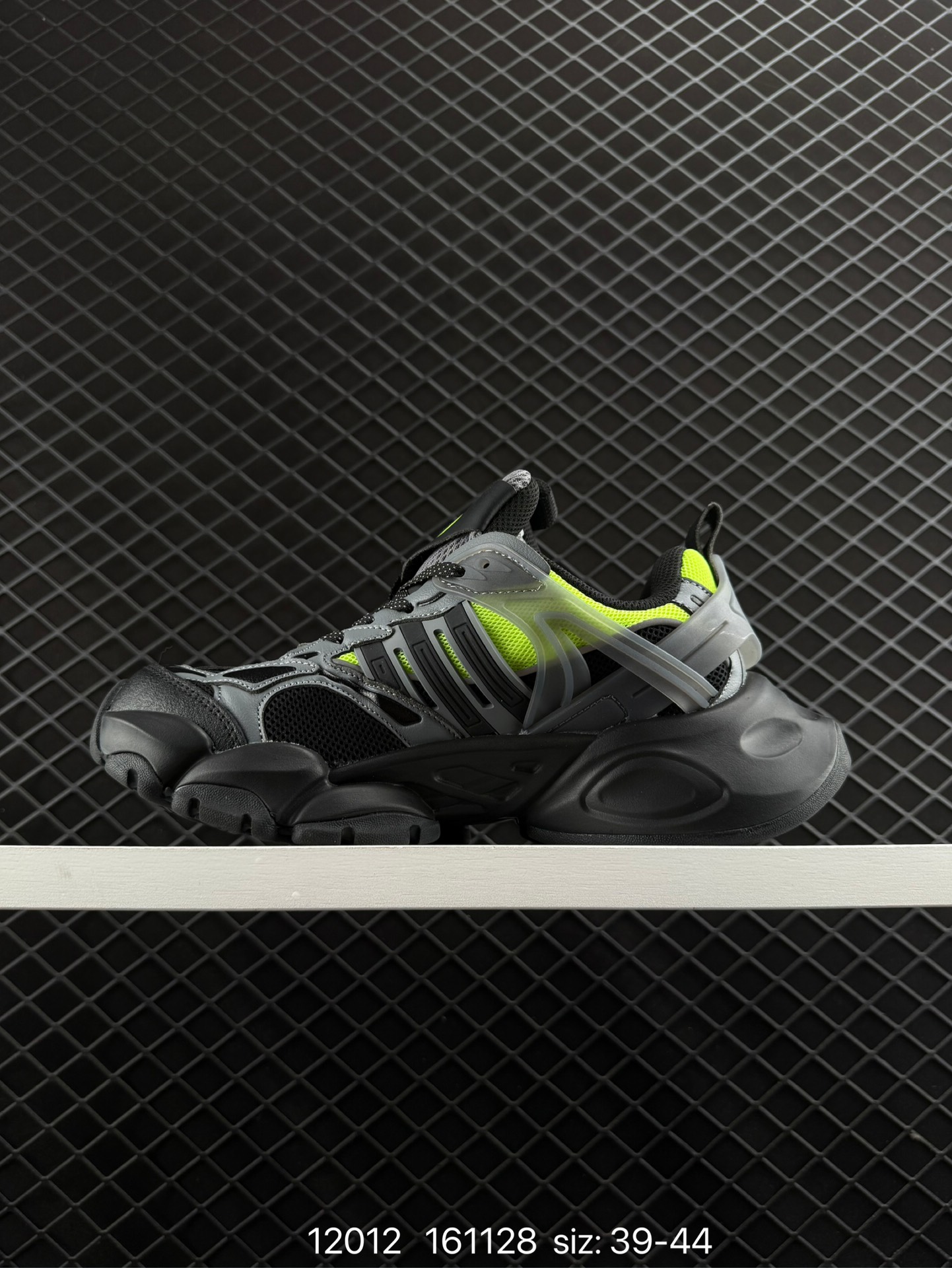 Adidas XLG Runner Deluxe