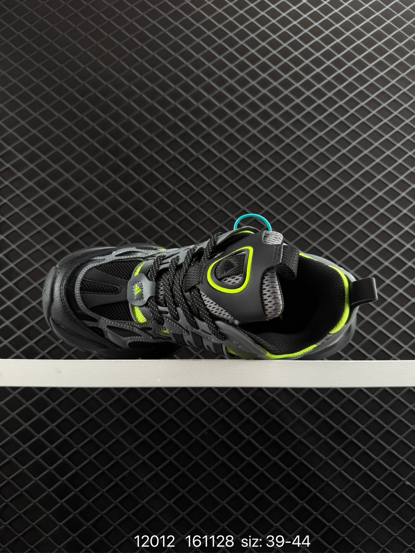 Adidas XLG Runner Deluxe