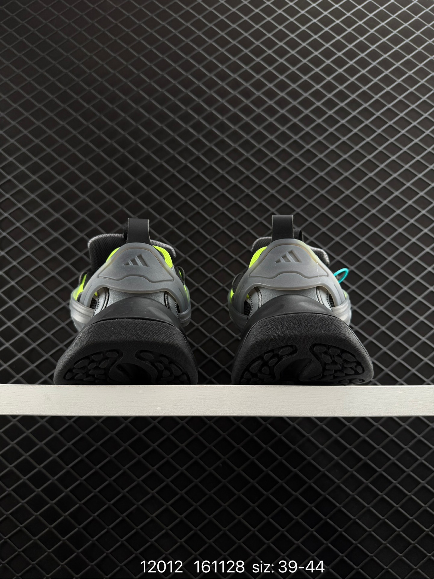 Adidas XLG Runner Deluxe