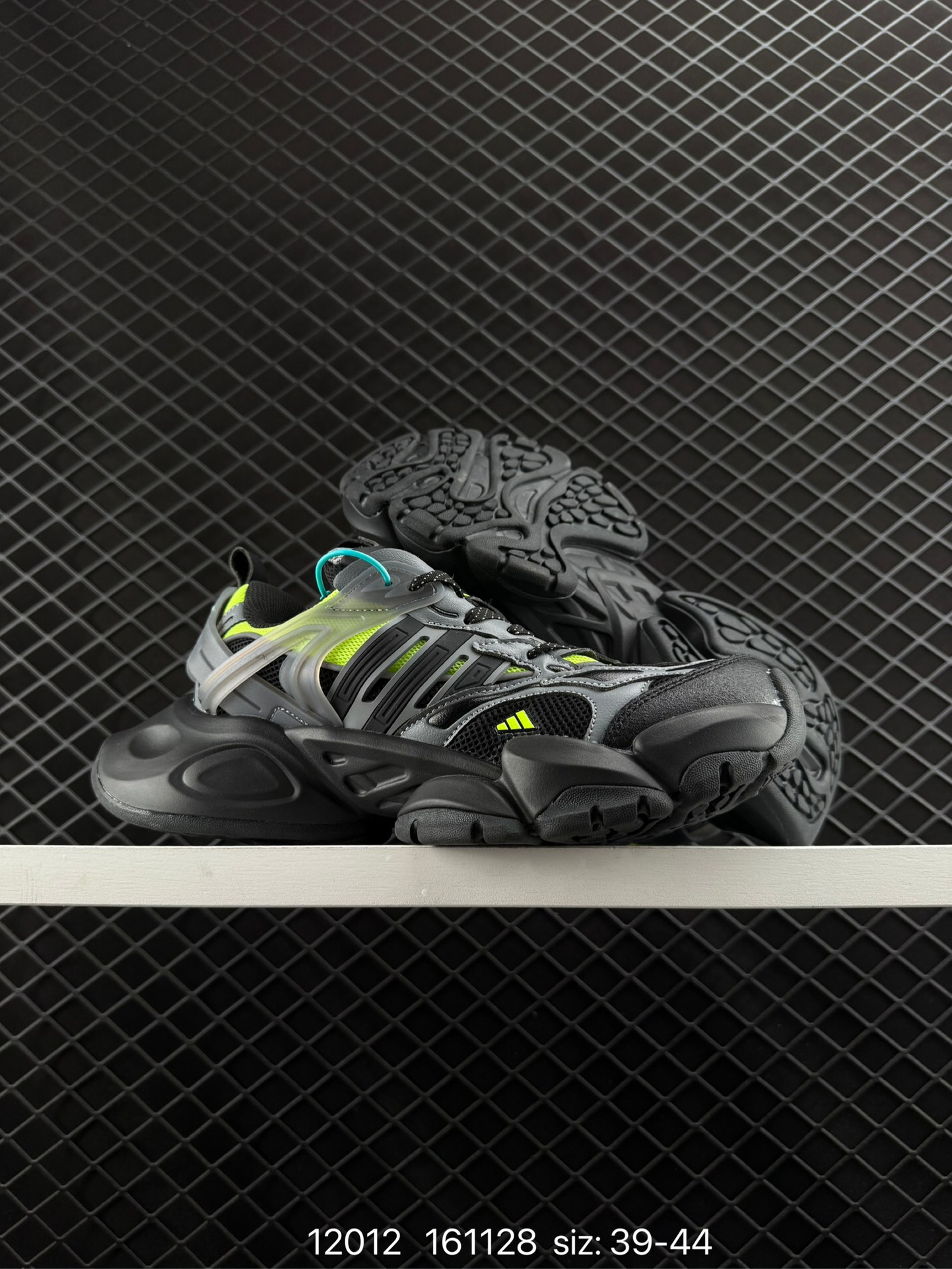 Adidas XLG Runner Deluxe