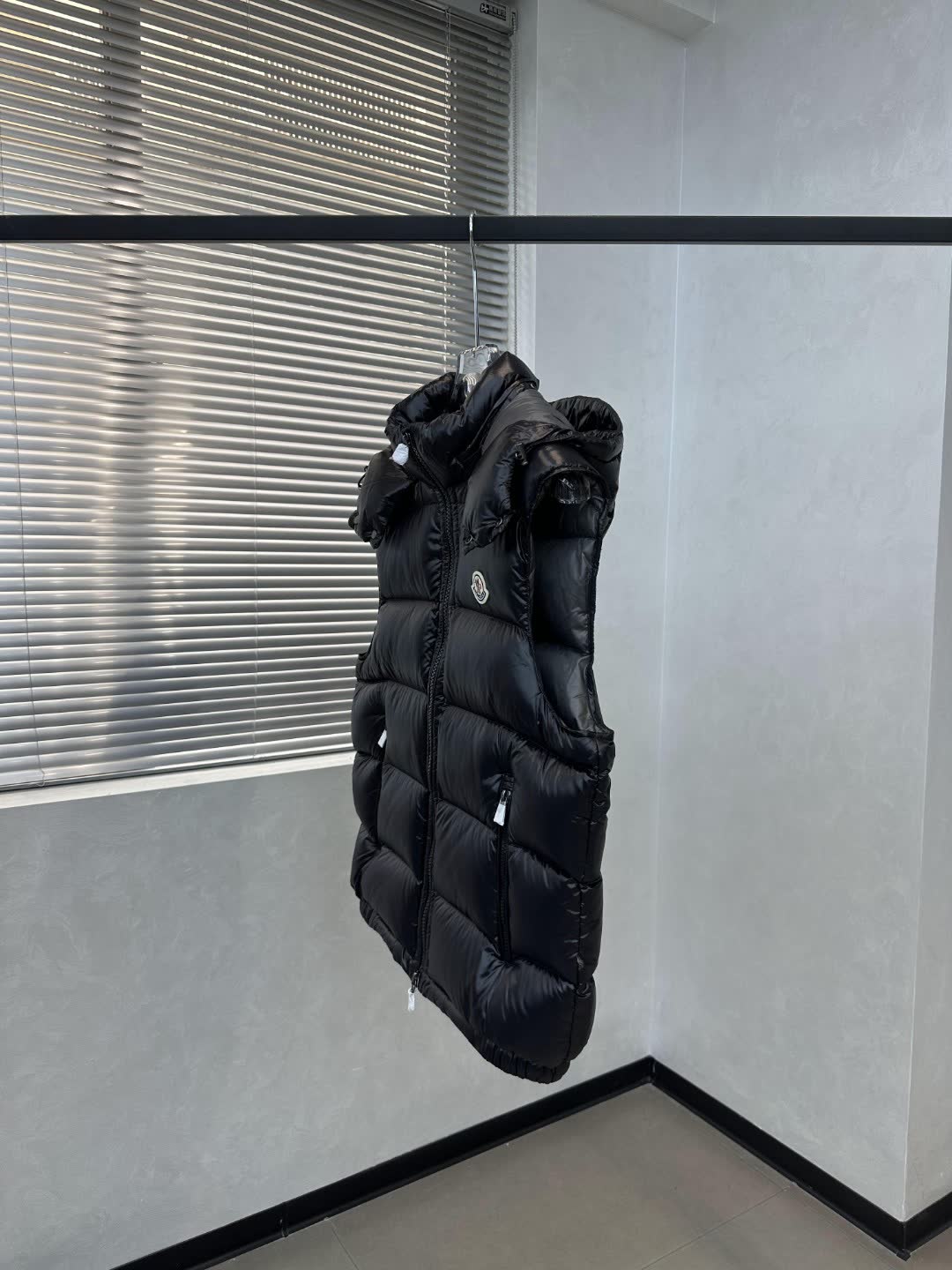 Moncler Bormes Hooded Down Vest