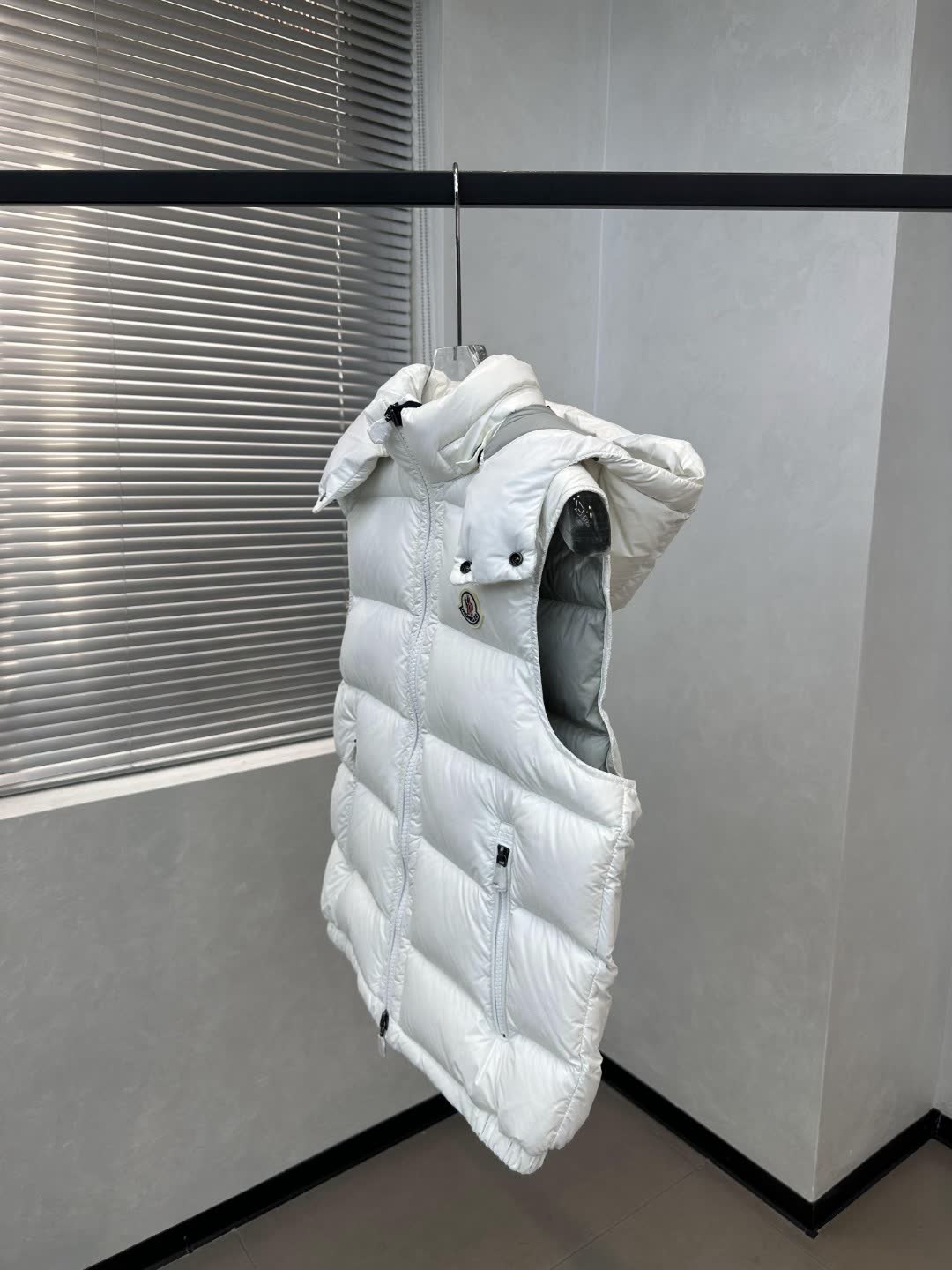Moncler Bormes Hooded Down Vest