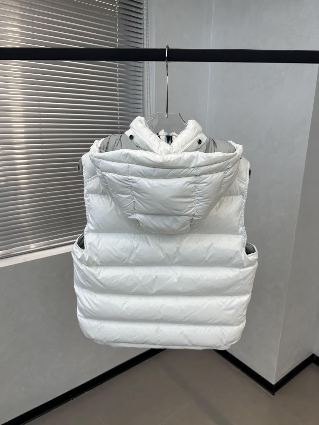 Moncler Bormes Hooded Down Vest