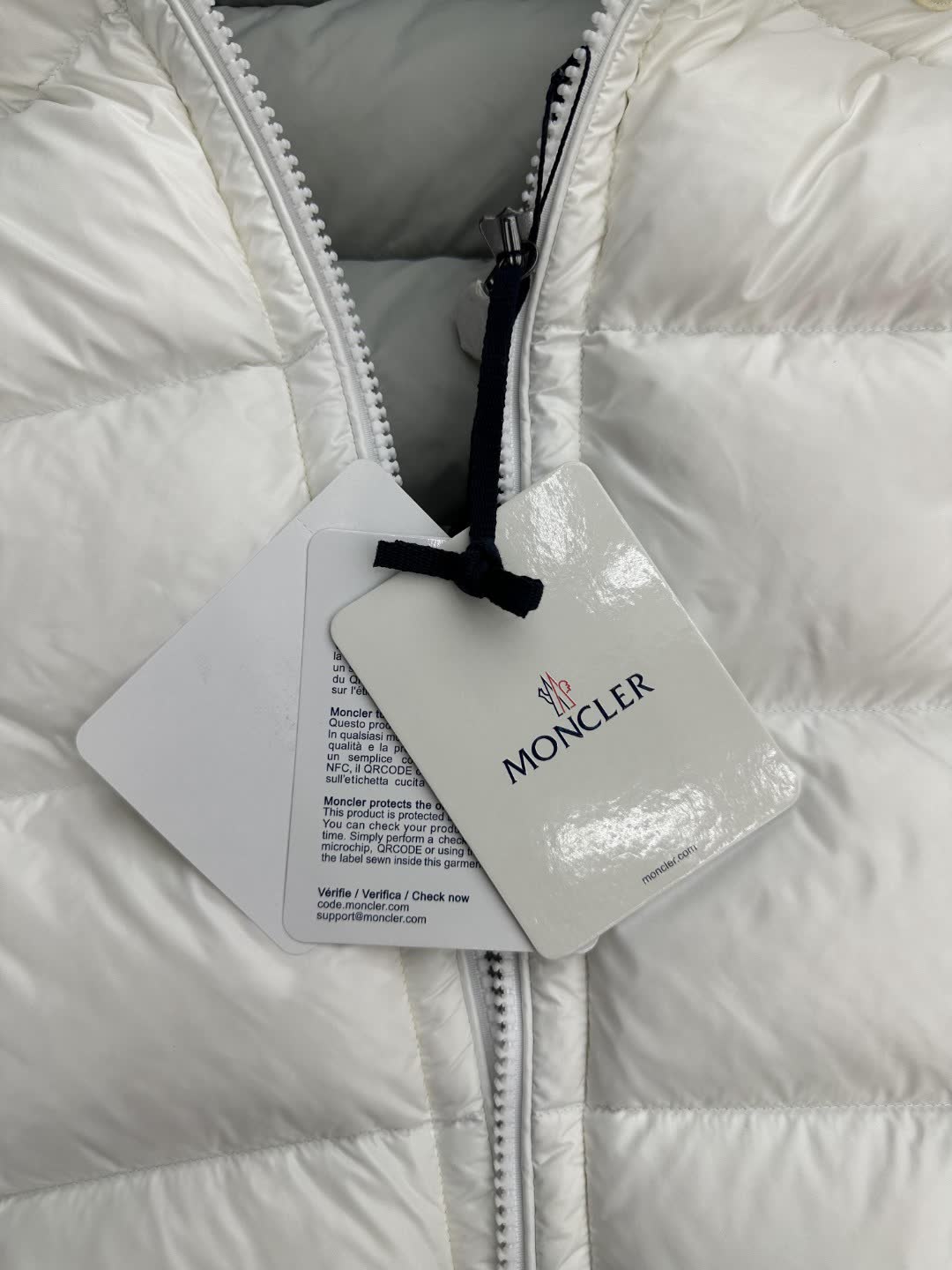 Moncler Bormes Hooded Down Vest