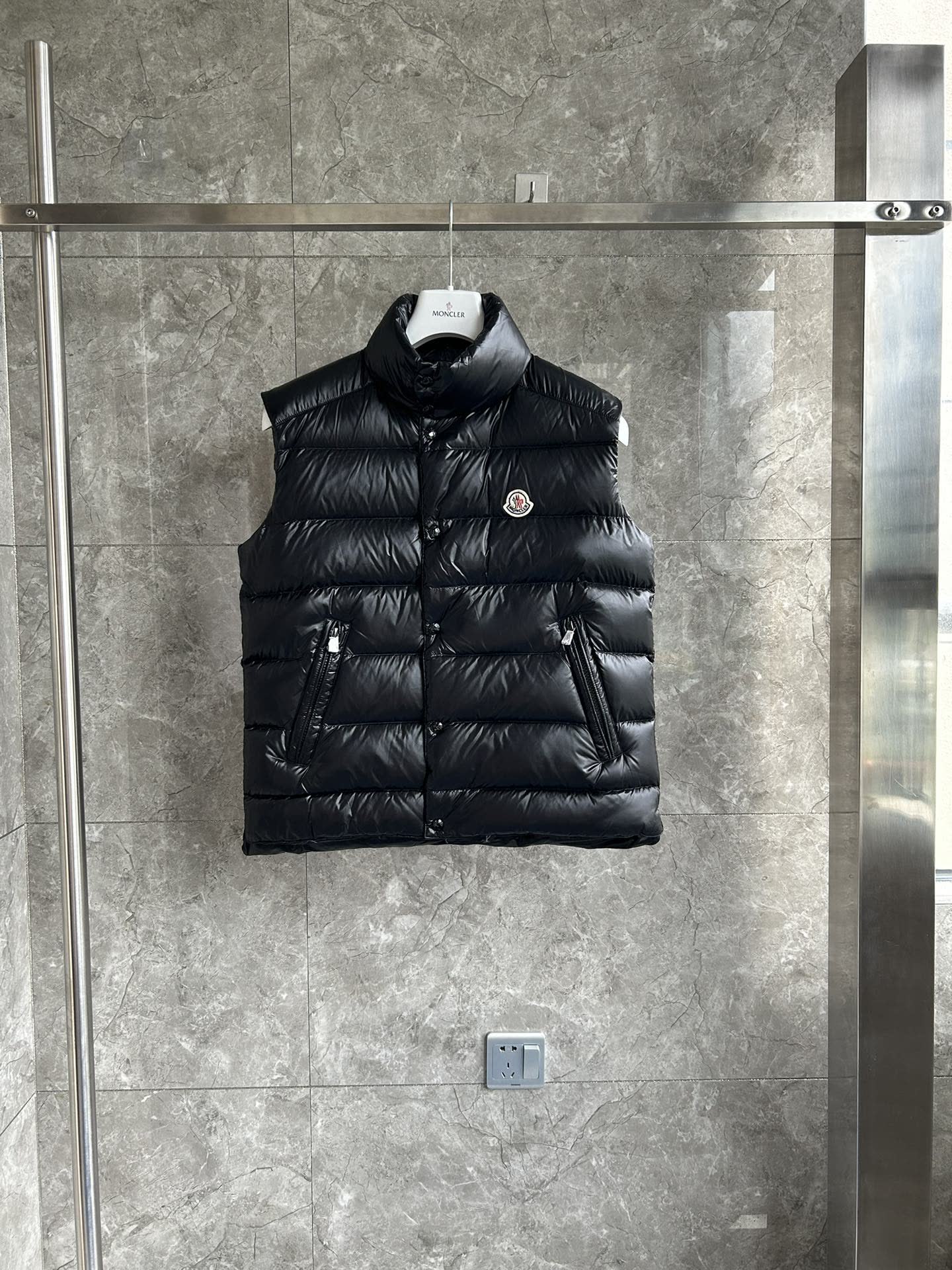 Moncler Tibb Down Gilet H20911A00096 Moncler Tibb Down Gilet H20911A00096