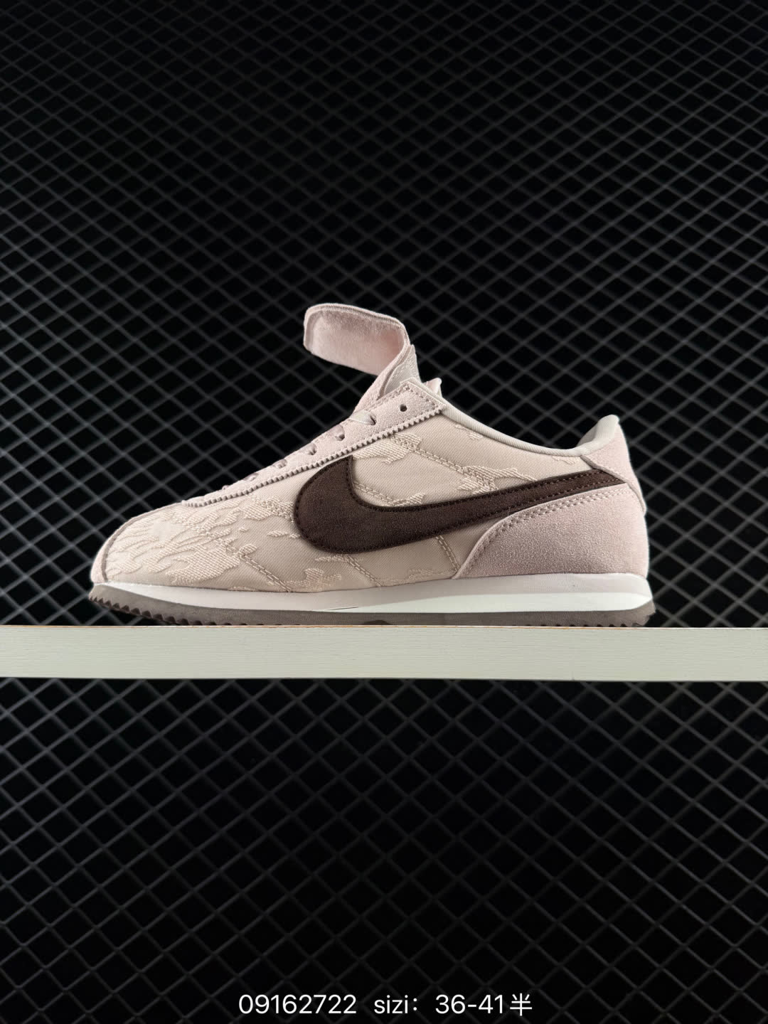 W NIKE CLASSIC CORTEZ NYLON PREN-IQ3624