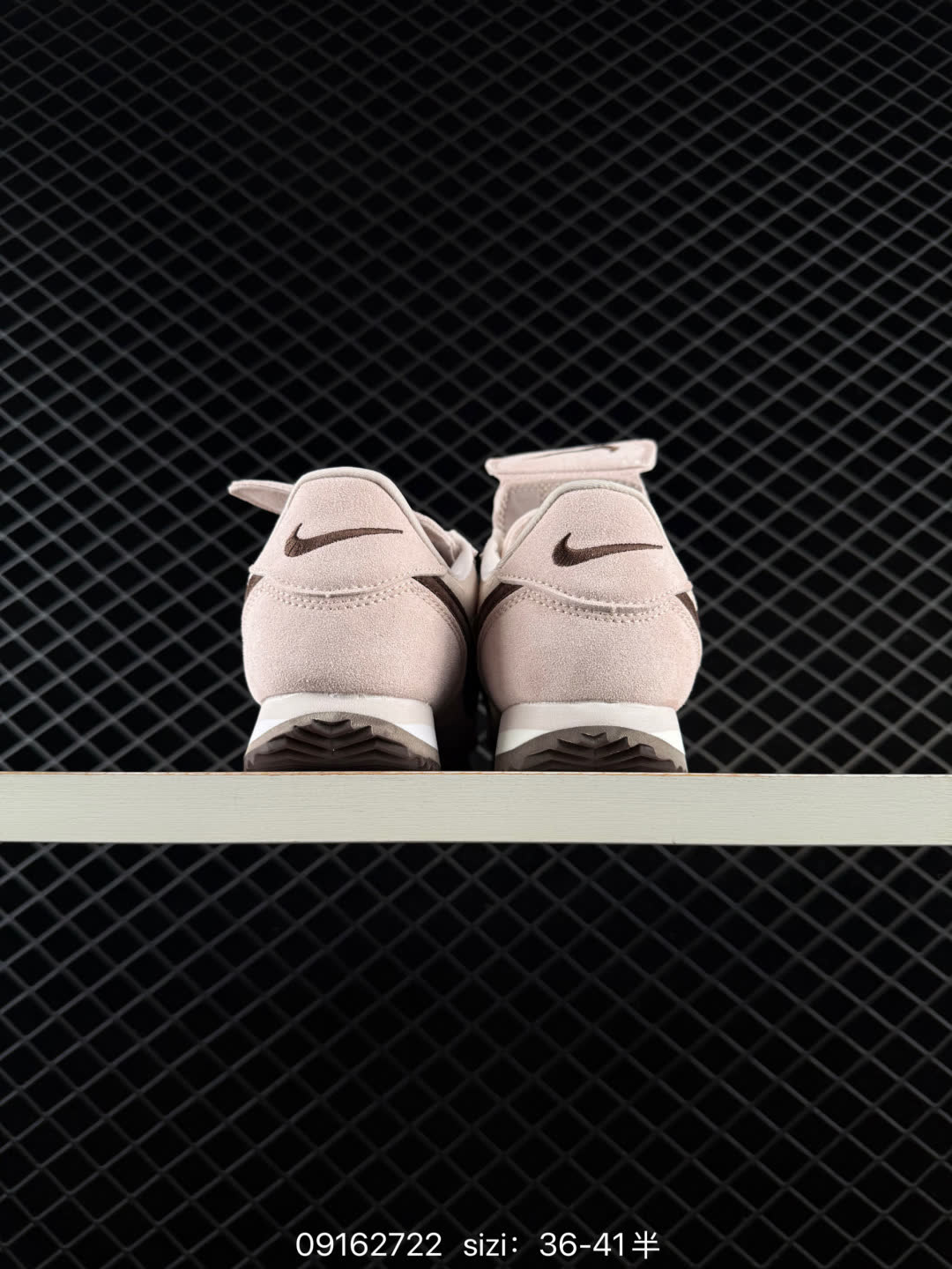 W NIKE CLASSIC CORTEZ NYLON PREN-IQ3624