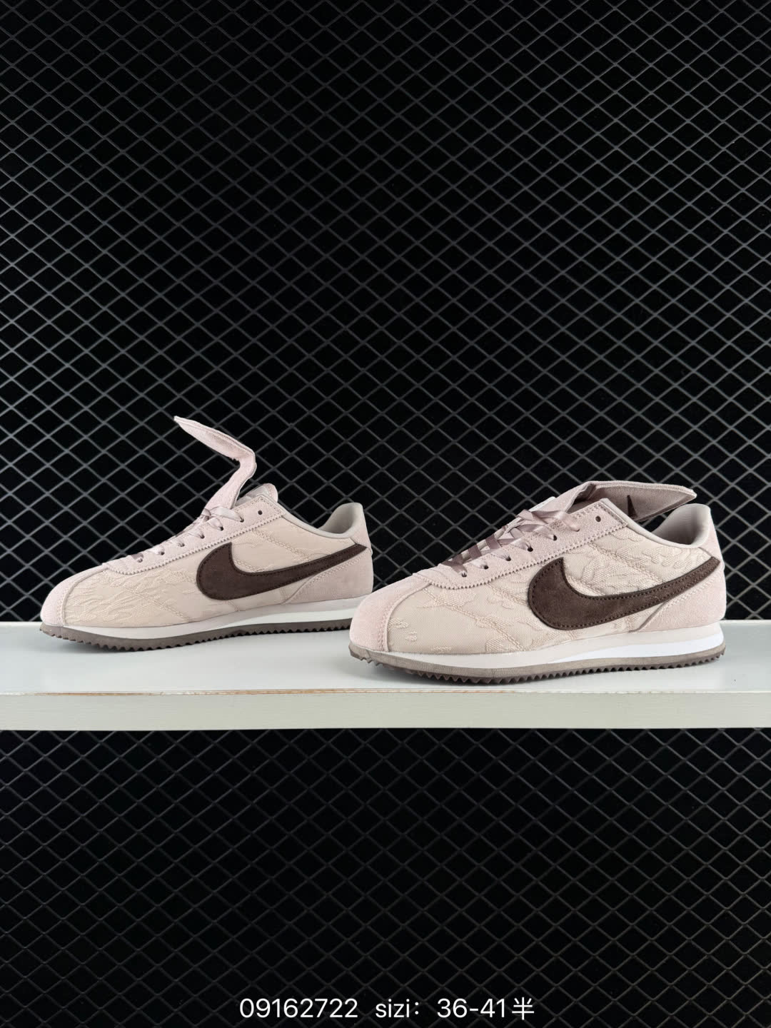 W NIKE CLASSIC CORTEZ NYLON PREN-IQ3624