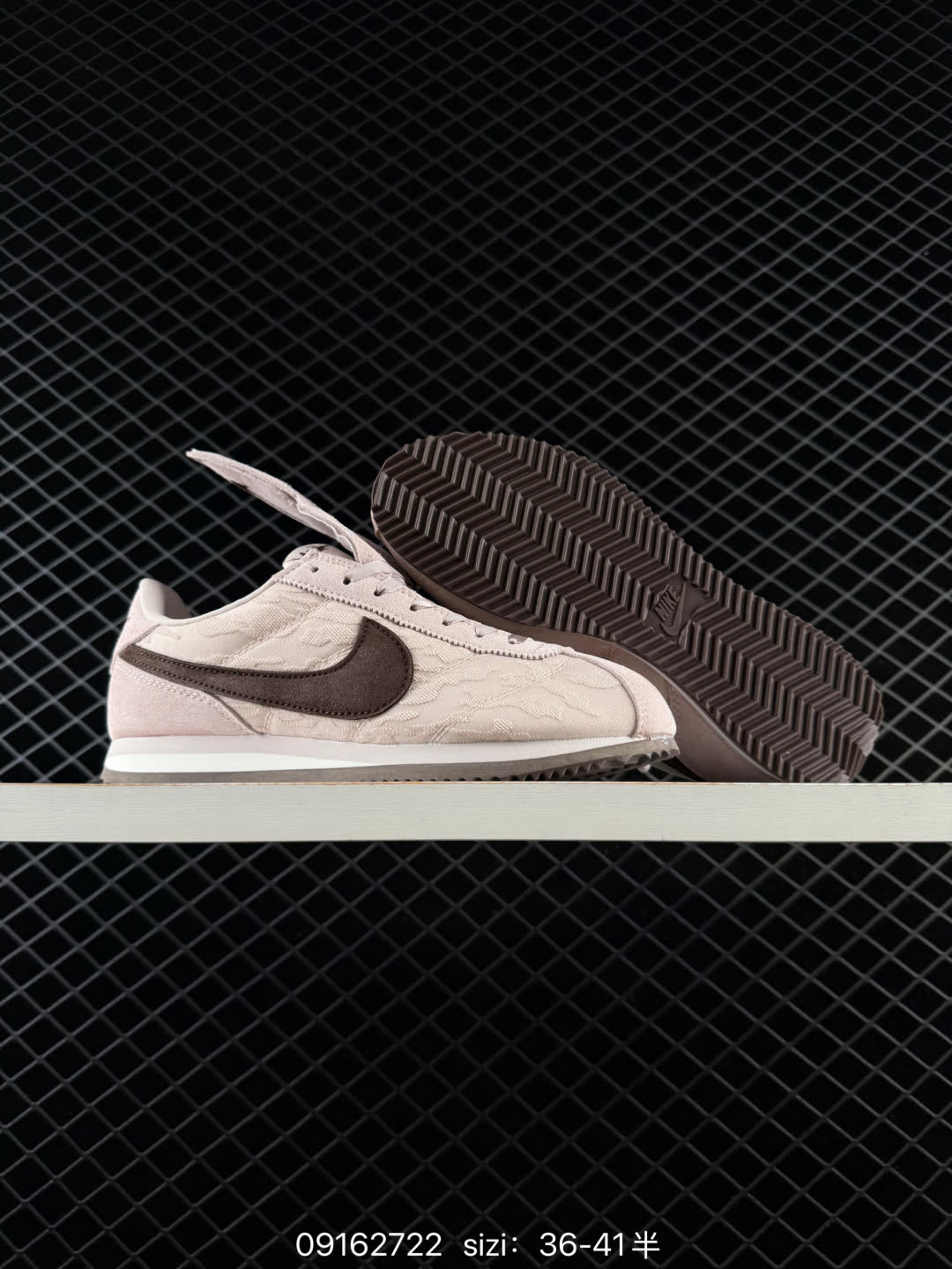 W NIKE CLASSIC CORTEZ NYLON PREN-IQ3624