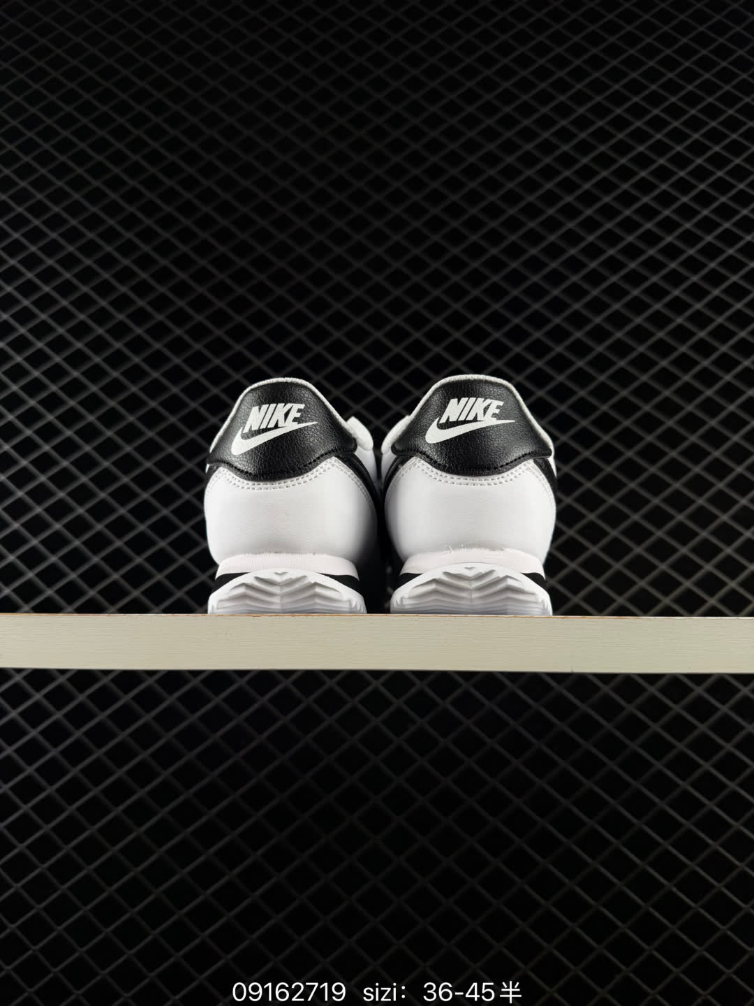 W NIKE CORTEZ-DN1791
