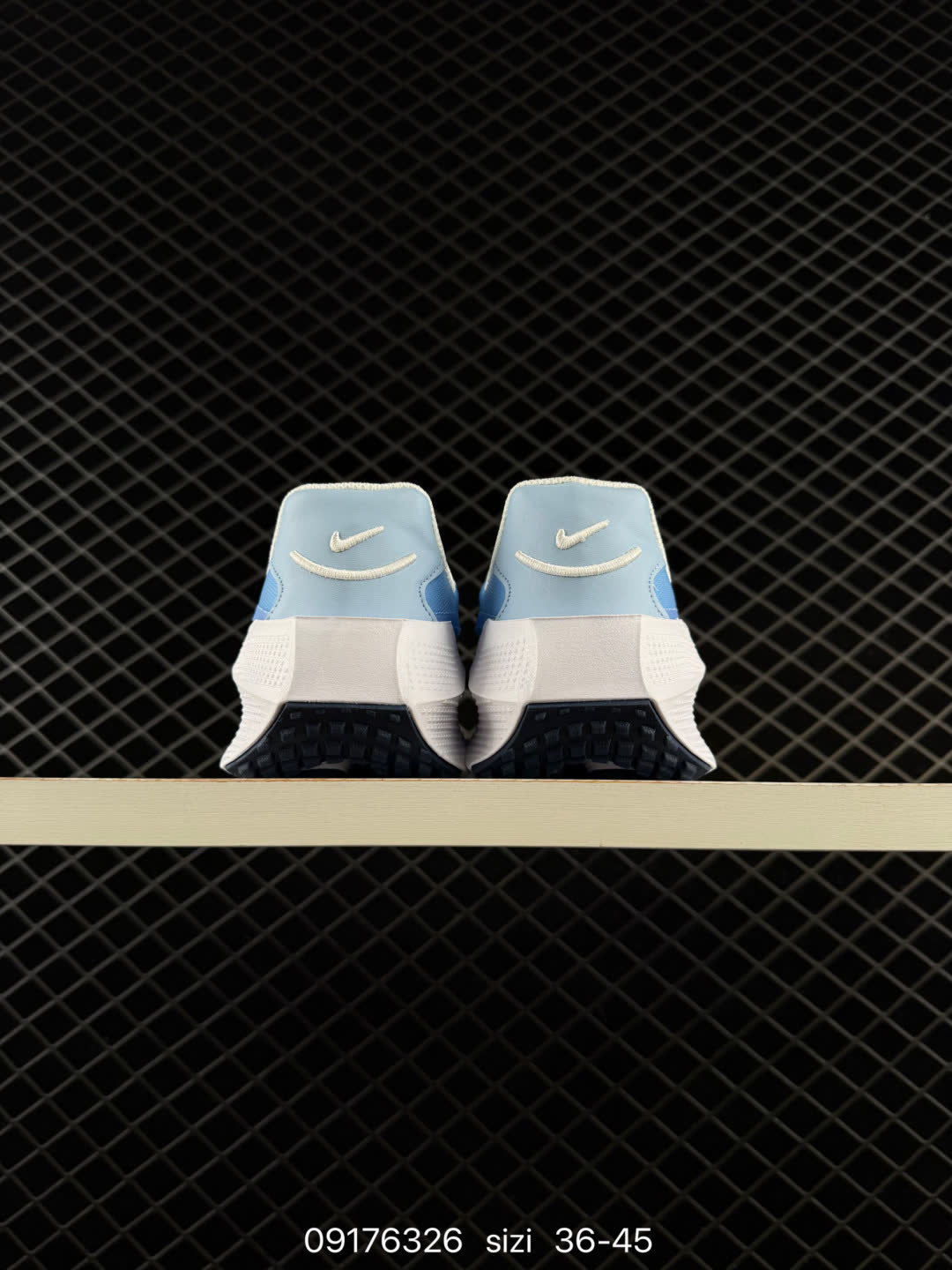 Nike Aura Edge-HQ7025-003