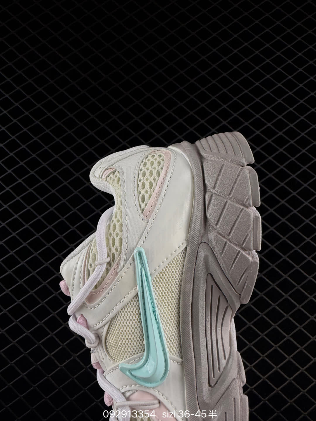 NIKE V2K RUN-HJ4497-001 NIKE V2K RUN-HJ4497-001