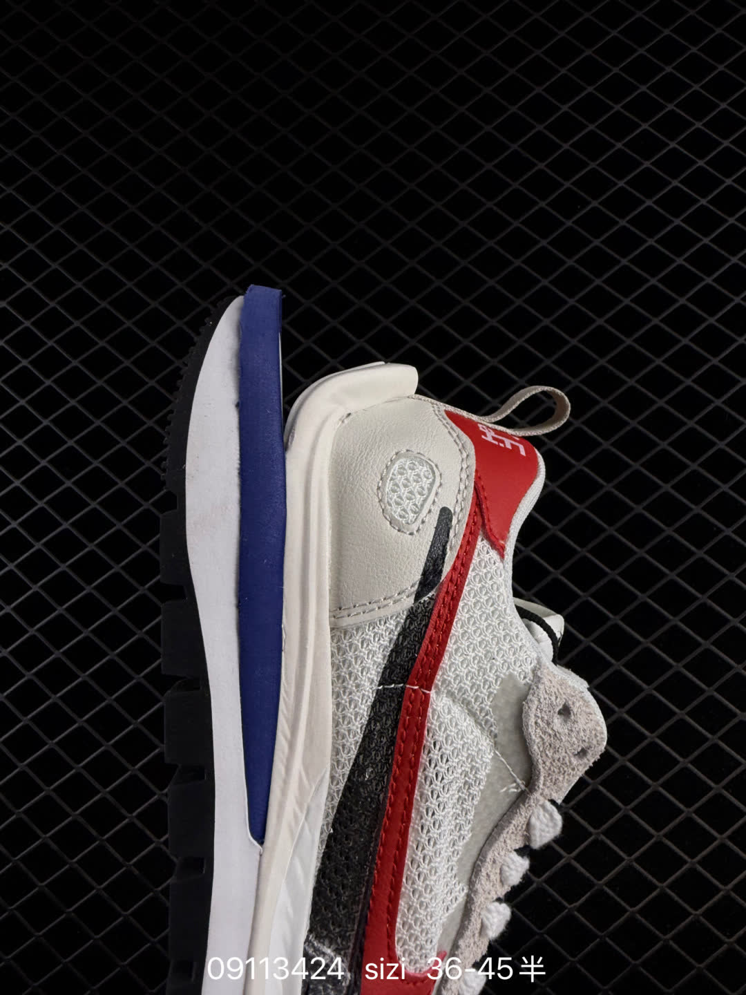 Sacai X NIKe regasus vaporrly SP-CV1363-100