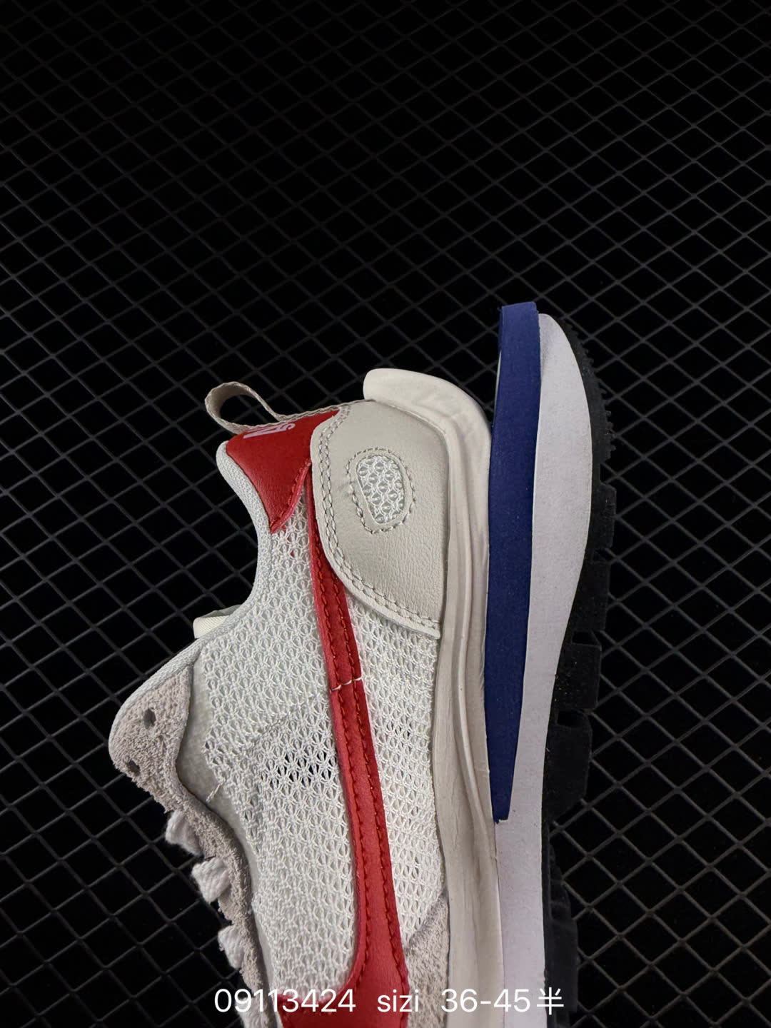 Sacai X NIKe regasus vaporrly SP-CV1363-100