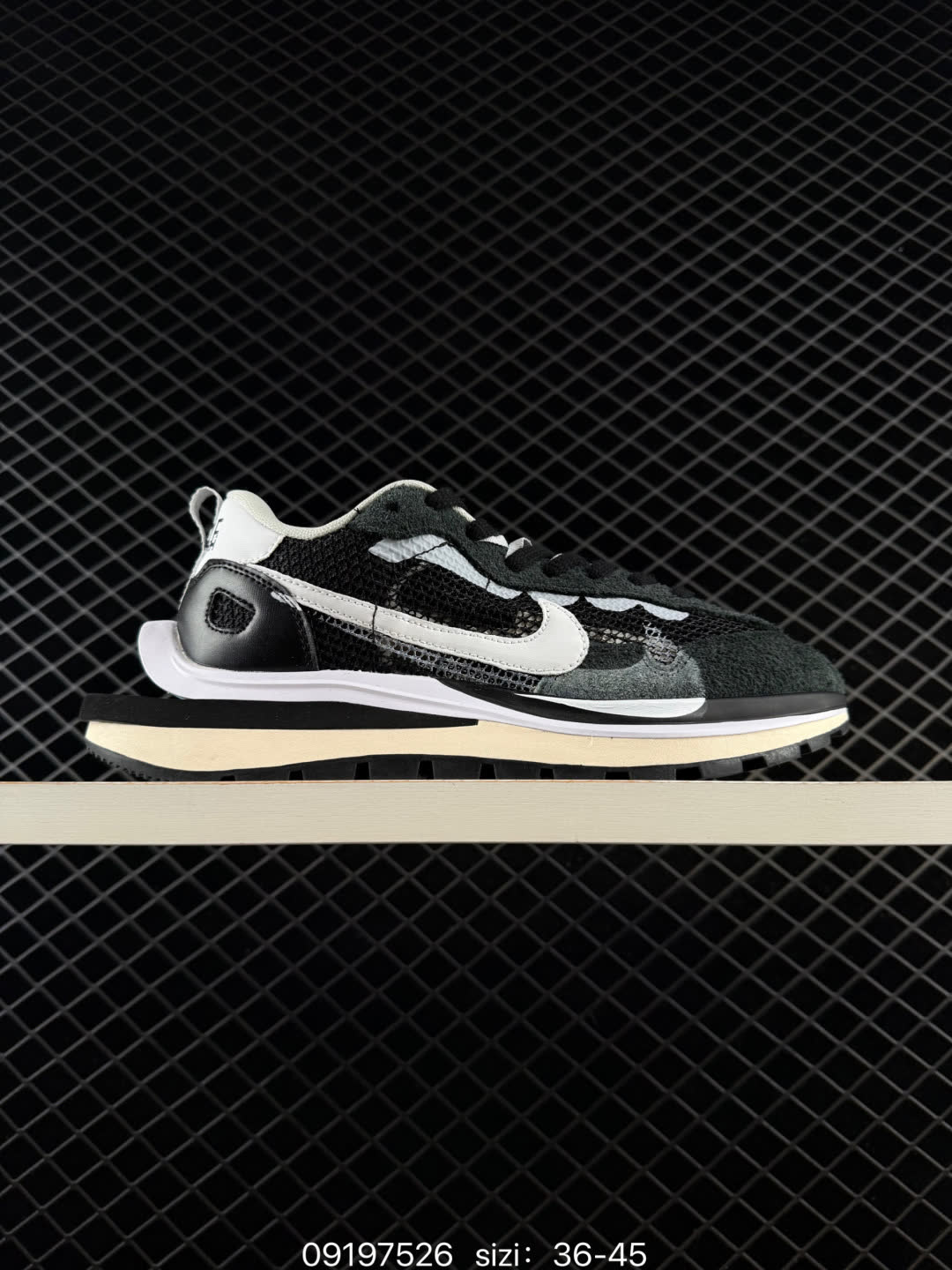 Sacai X NIKe vaporWaffle-DD1875