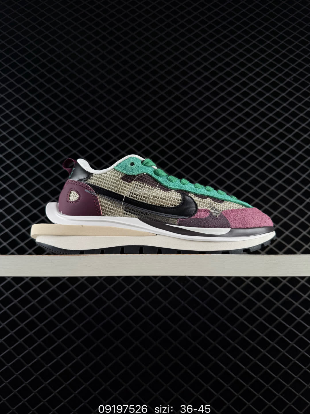 Sacai X NIKe vaporWaffle-DD1875