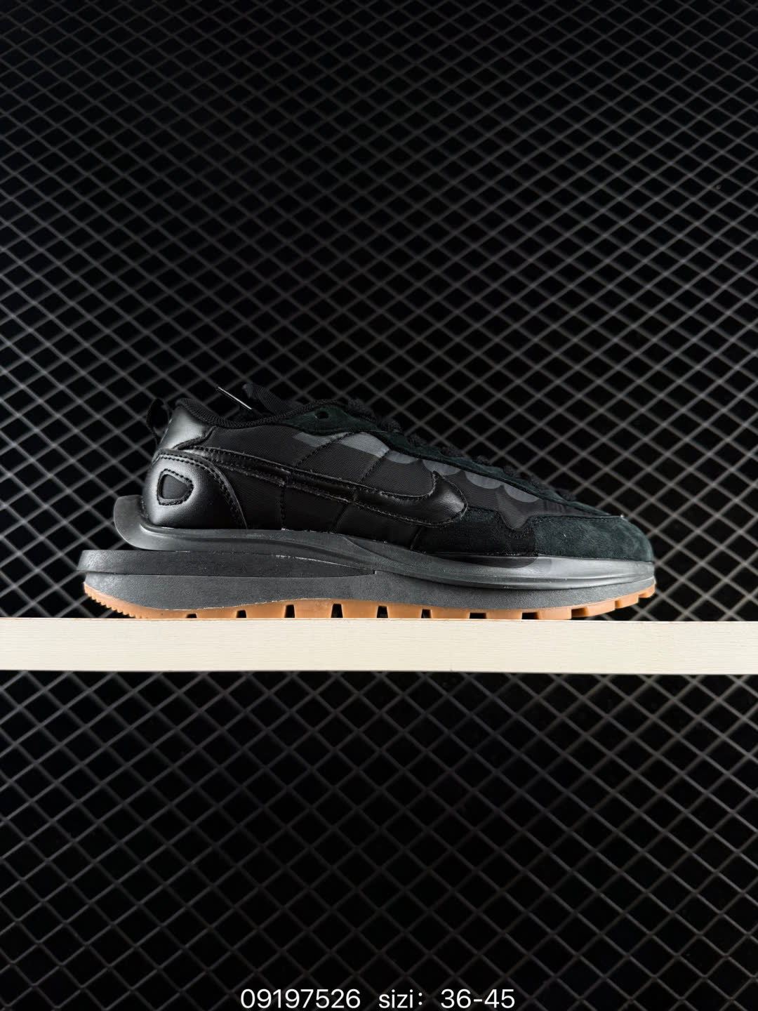 Sacai X NIKe vaporWaffle-DD1875