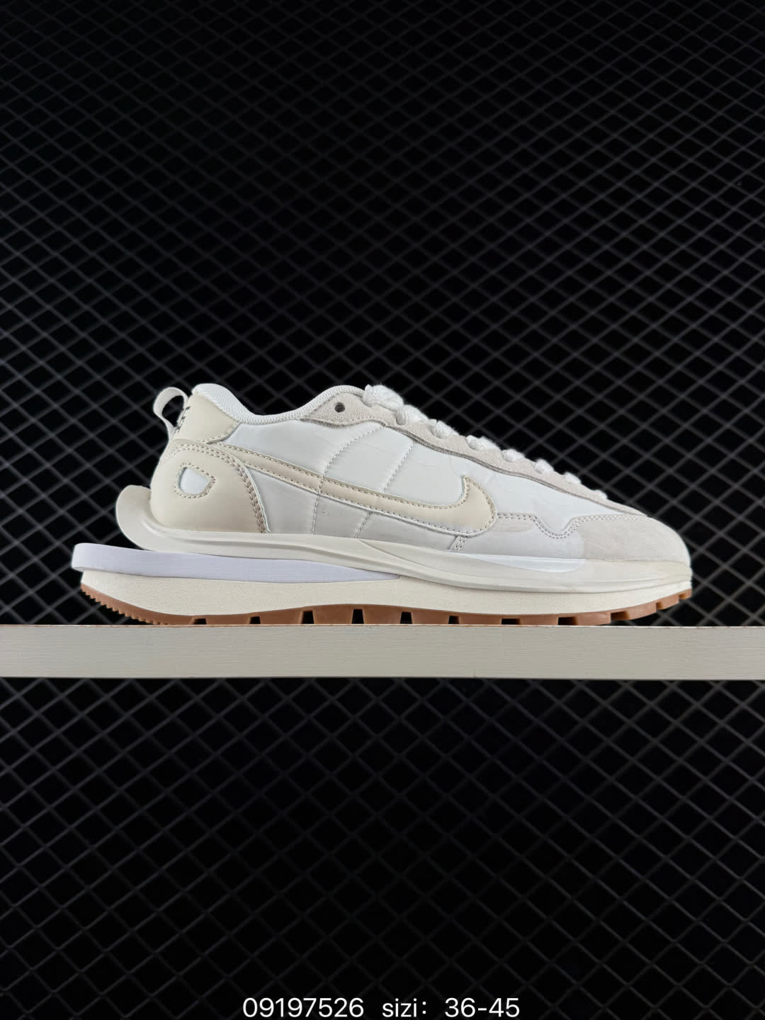 Sacai X NIKe vaporWaffle-DD1875