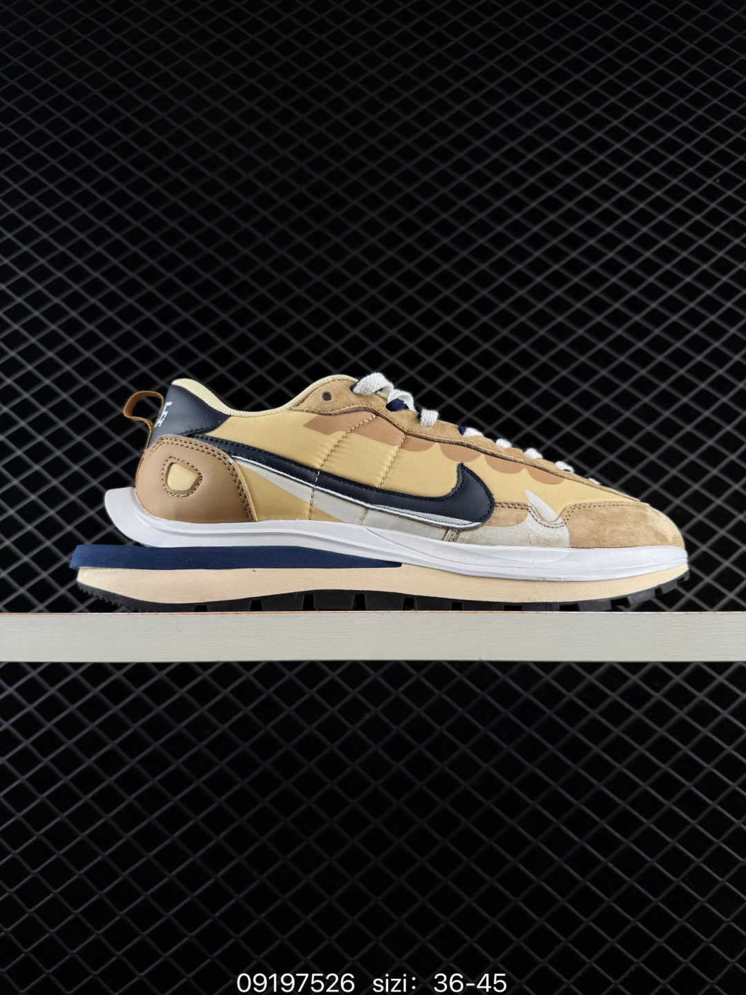 Sacai X NIKe vaporWaffle-DD1875