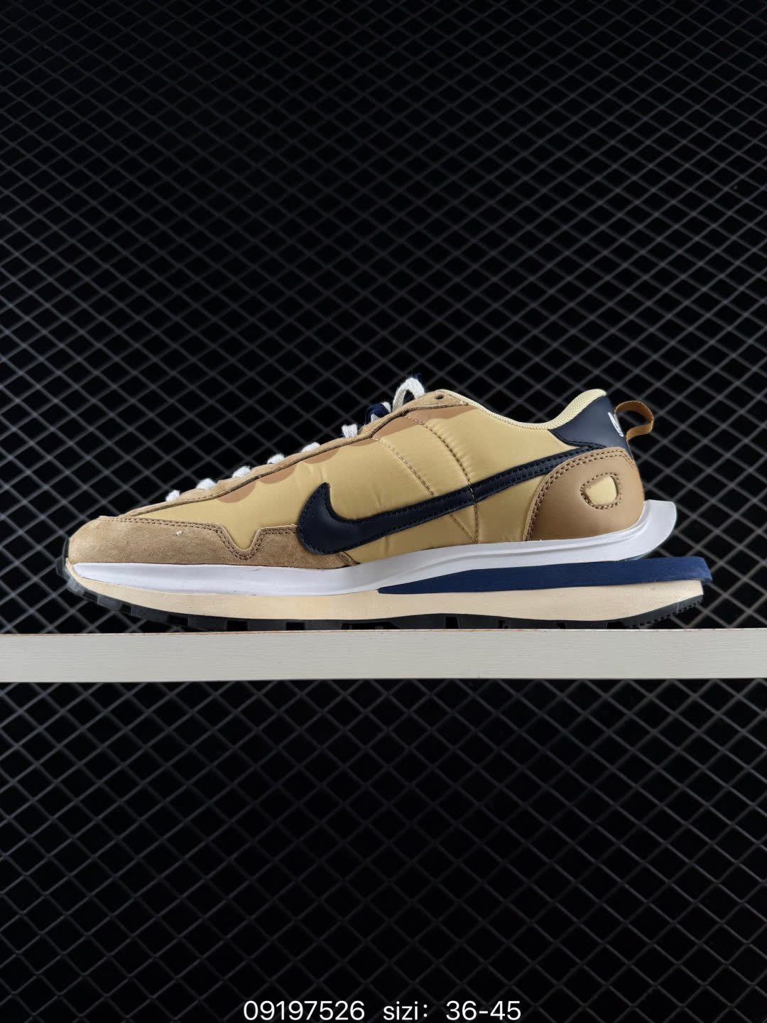 Sacai X NIKe vaporWaffle-DD1875