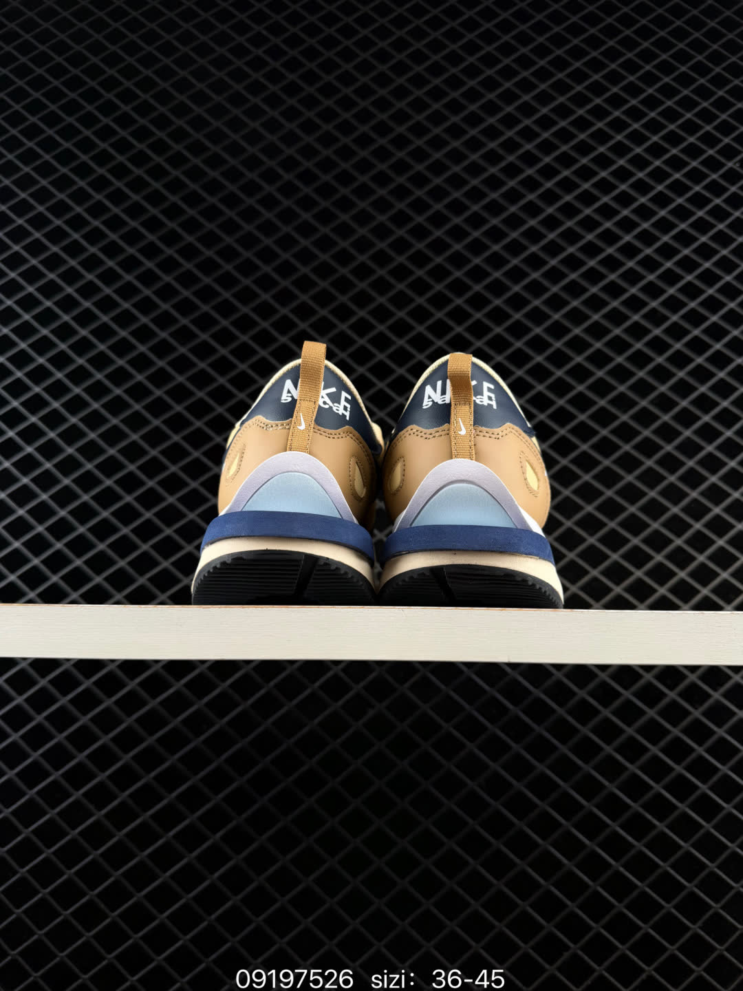 Sacai X NIKe vaporWaffle-DD1875