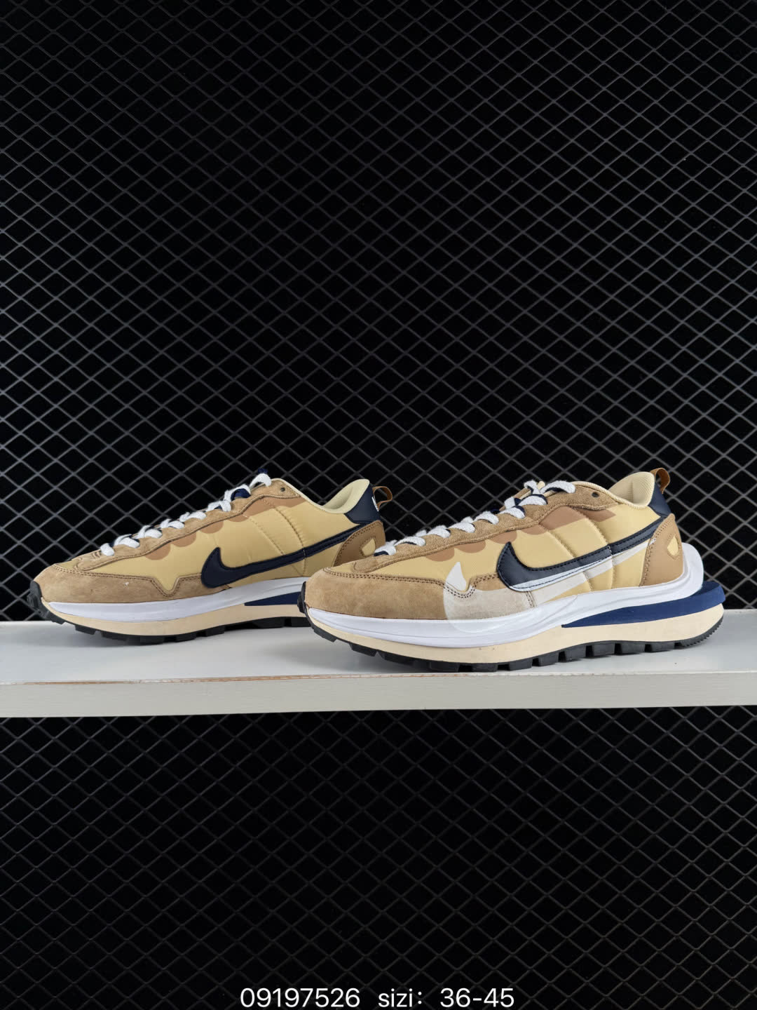Sacai X NIKe vaporWaffle-DD1875
