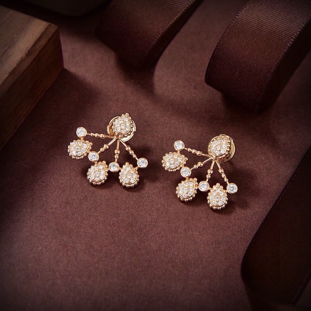 Boucheron Elegant Gold and Diamond Earrings Boucheron Elegant Gold and Diamond Earrings