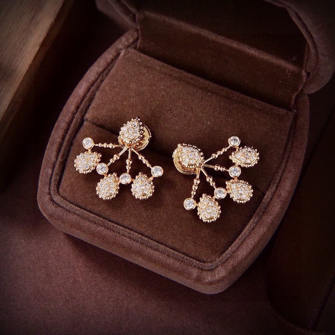 Boucheron Elegant Gold and Diamond Earrings