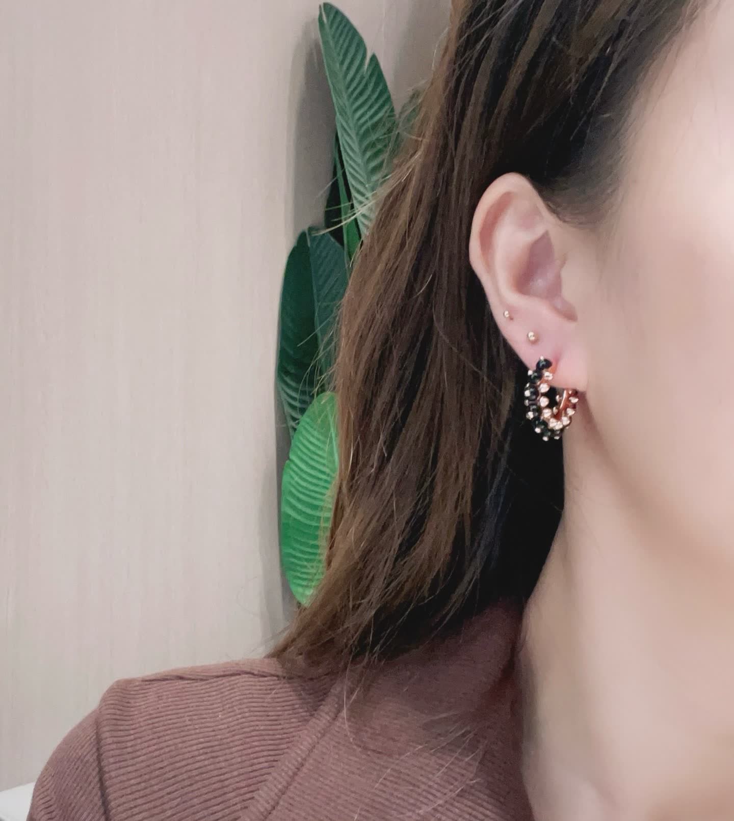 Cartier Elegant Beaded Hoop Earrings Set