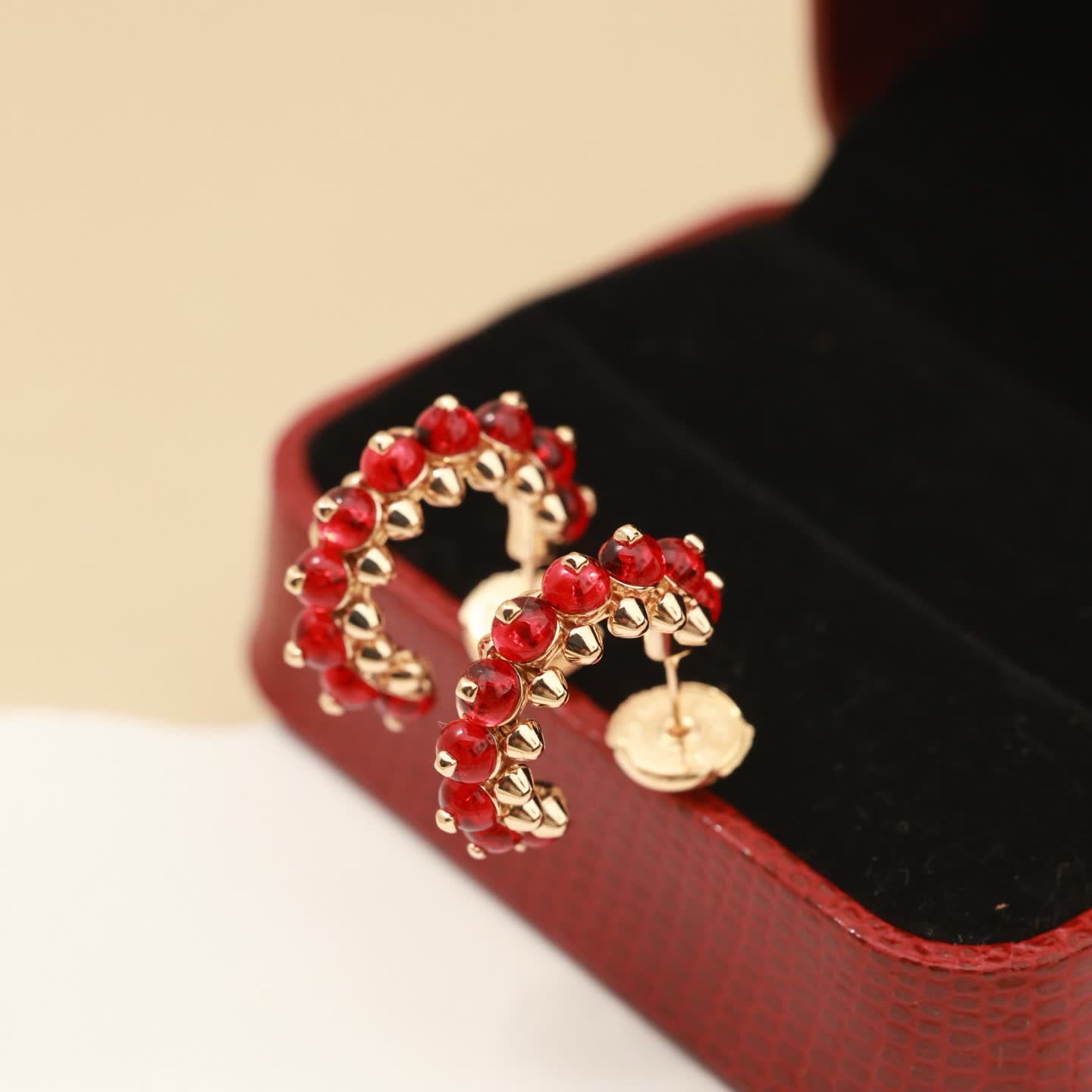 Cartier Elegant Beaded Hoop Earrings Set