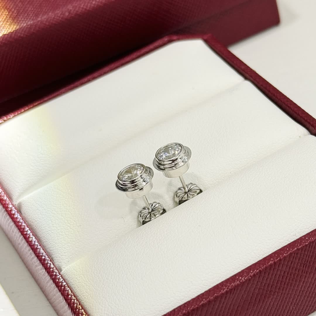 Cartier Elegant Silver Diamond Stud Earrings and Pendant Set