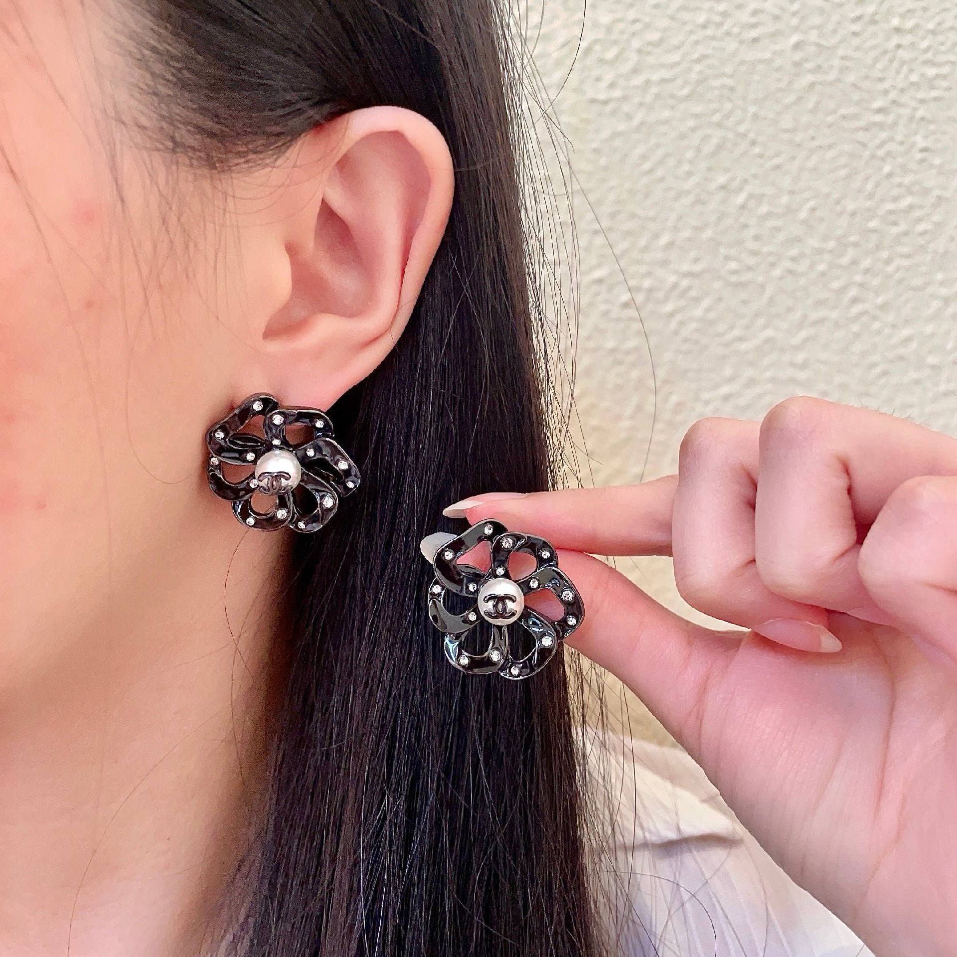 Chanel Black Flower Earrings Chanel Black Flower Earrings