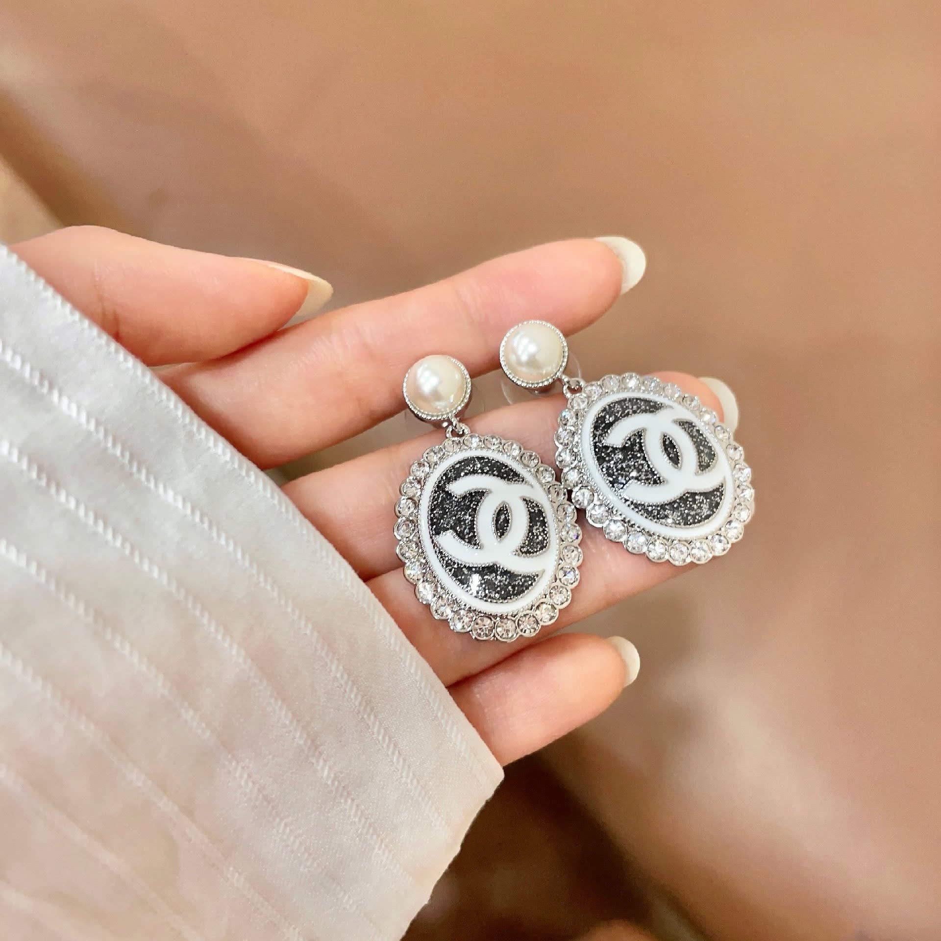 Chanel CC Logo Pearl Earrings