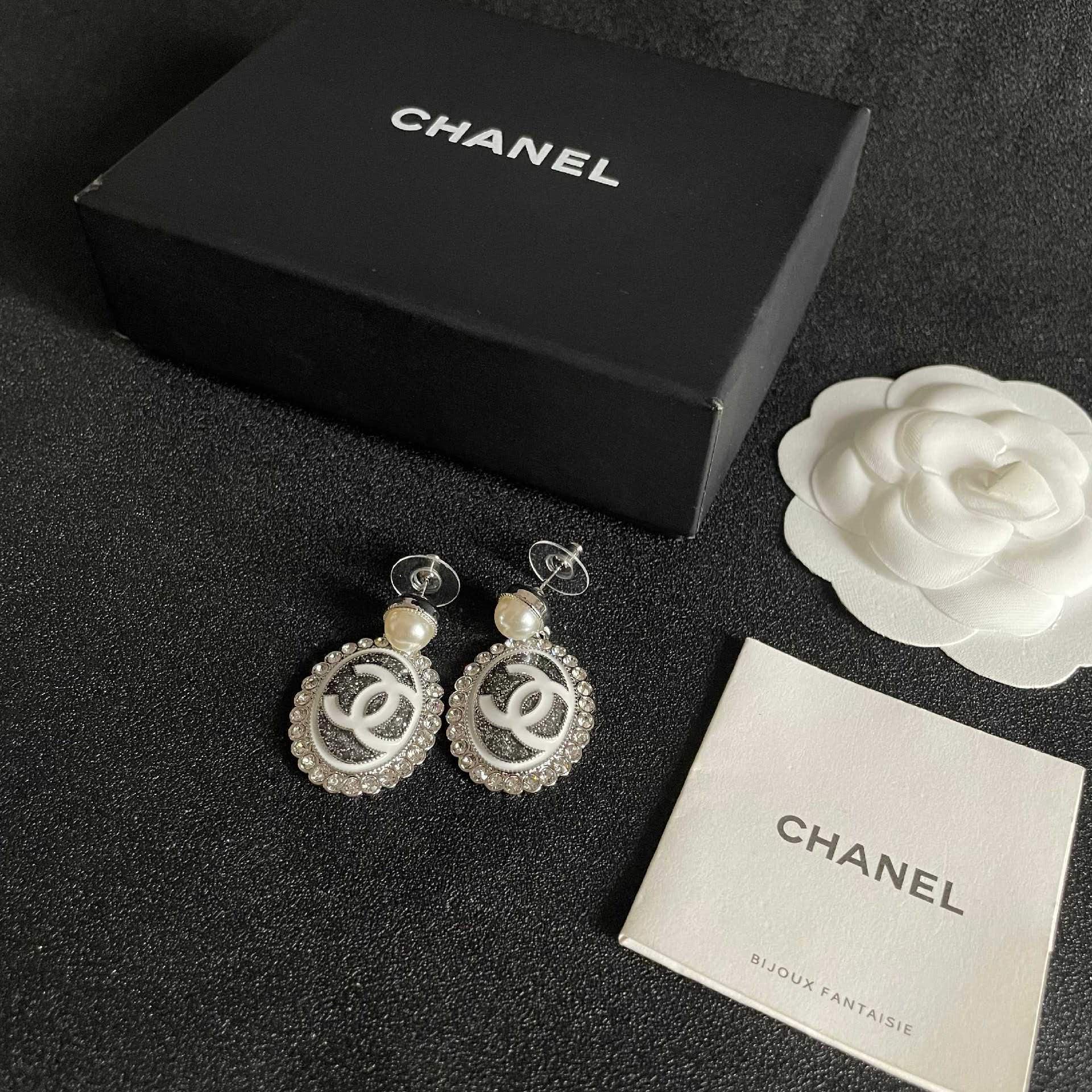 Chanel CC Logo Pearl Earrings