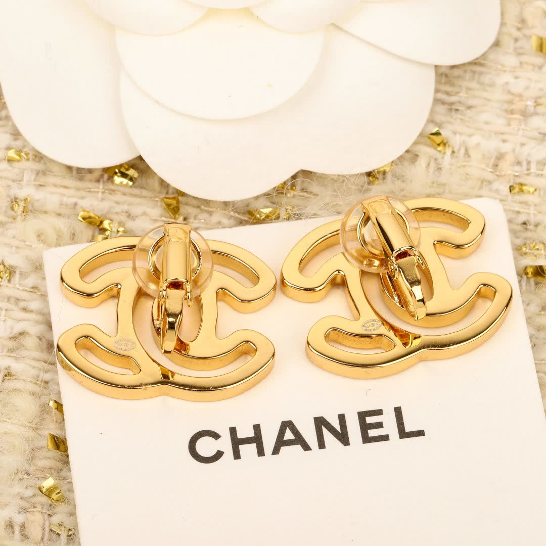 Chanel CC Logo Earrings Chanel CC Logo Earrings