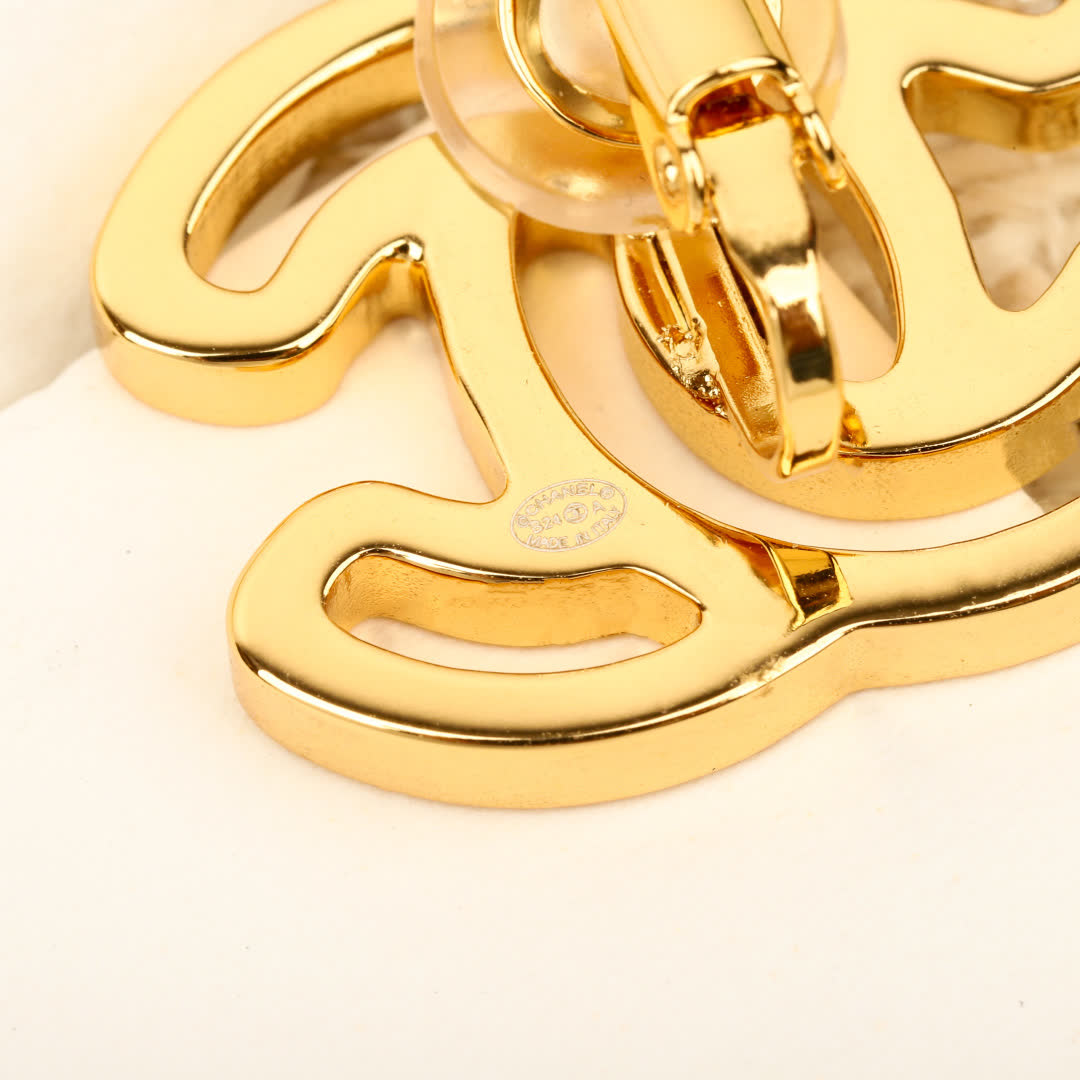 Chanel CC Logo Earrings Chanel CC Logo Earrings