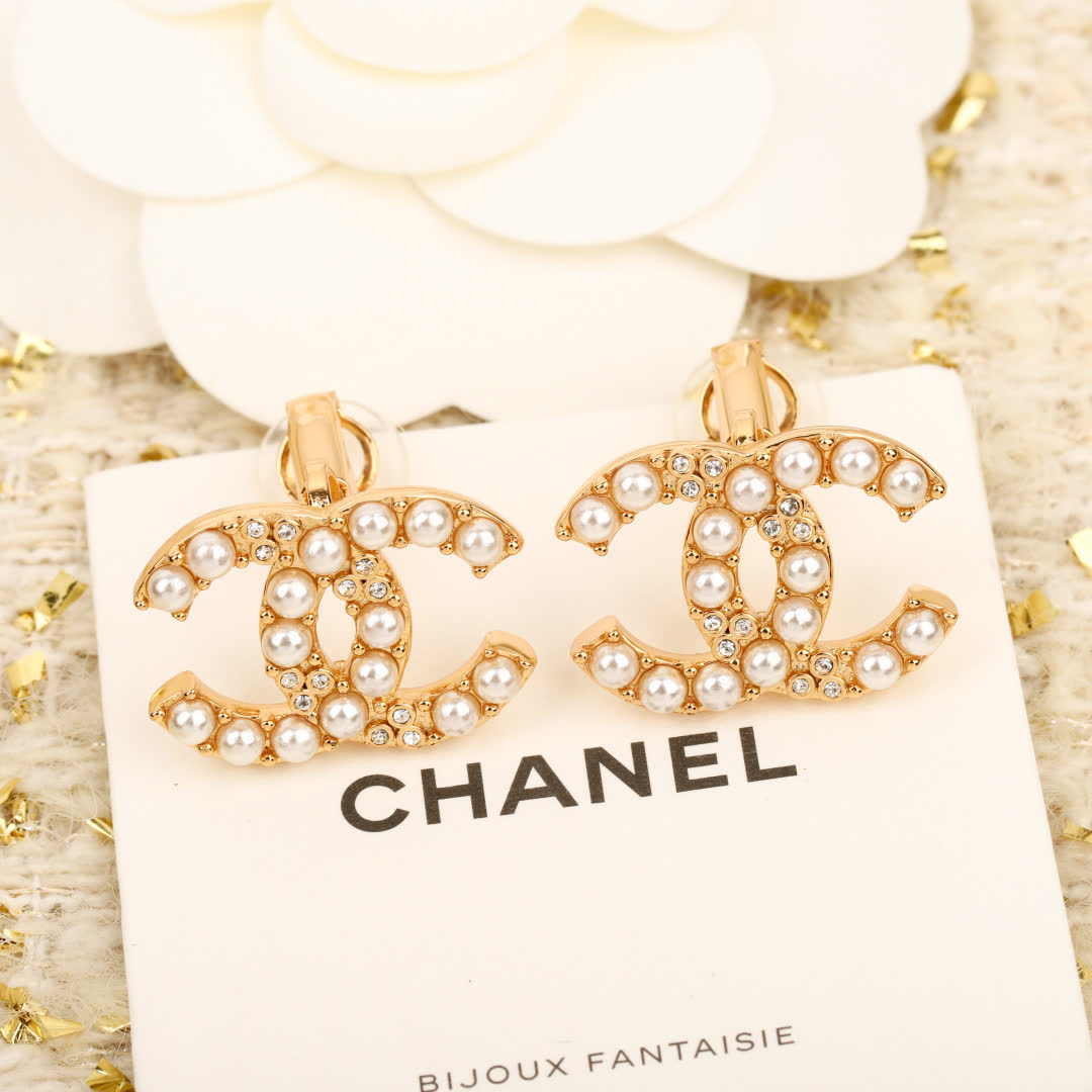 Chanel CC Logo Pearl Stud Earrings