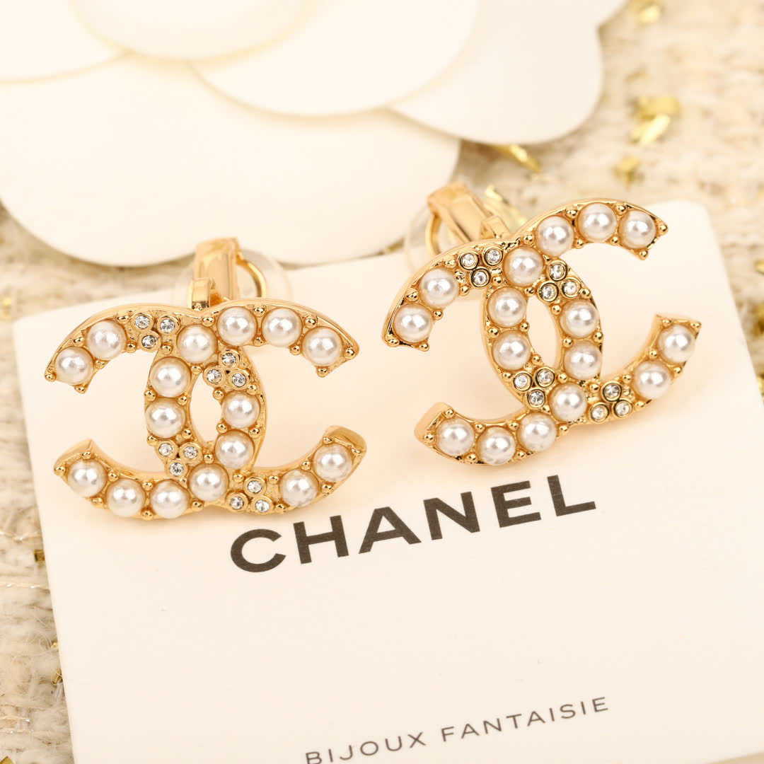 Chanel CC Logo Pearl Stud Earrings