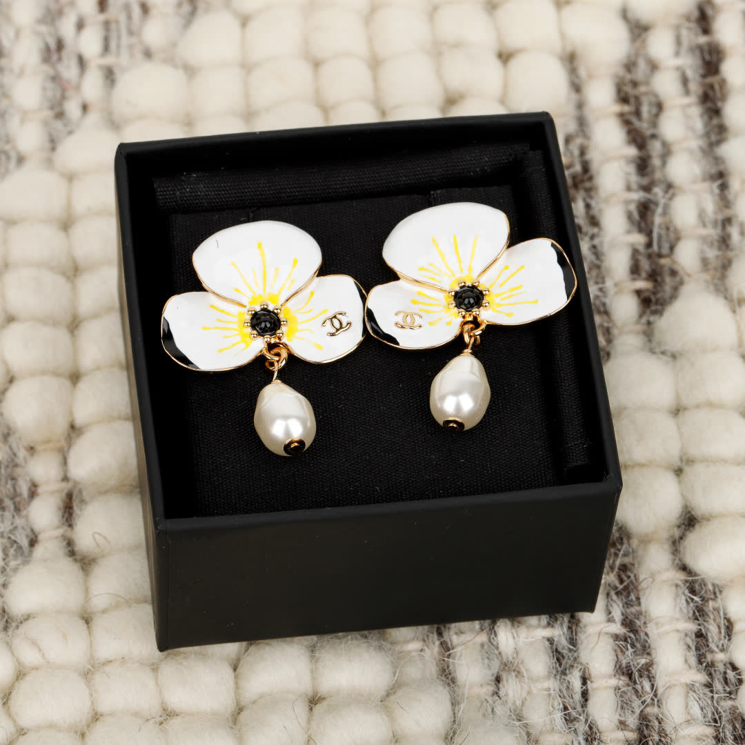 Chanel White Flower Earrings with Pearl