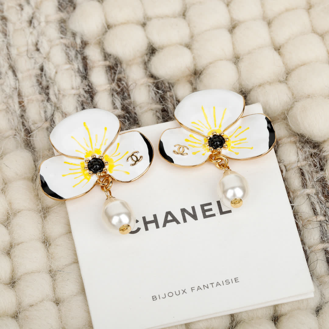 Chanel White Flower Earrings with Pearl